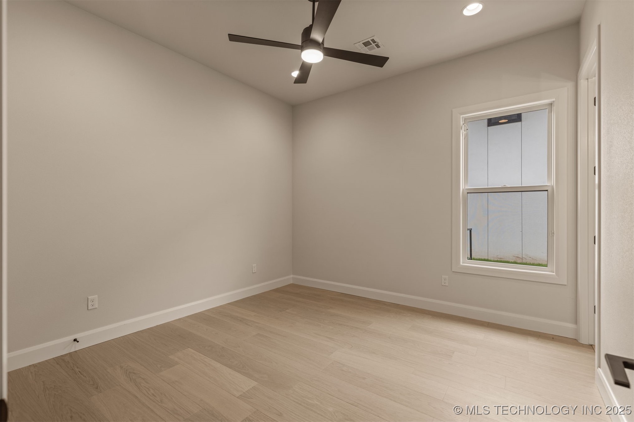 11915 S Vandalia Avenue Property Photo 41