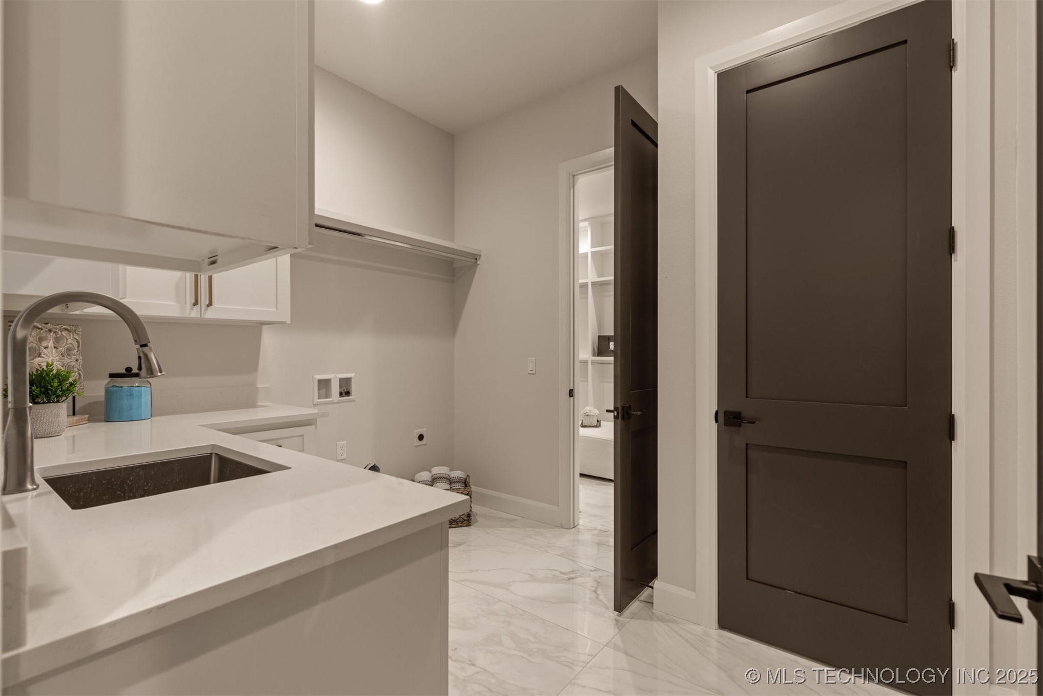 11915 S Vandalia Avenue Property Photo 44