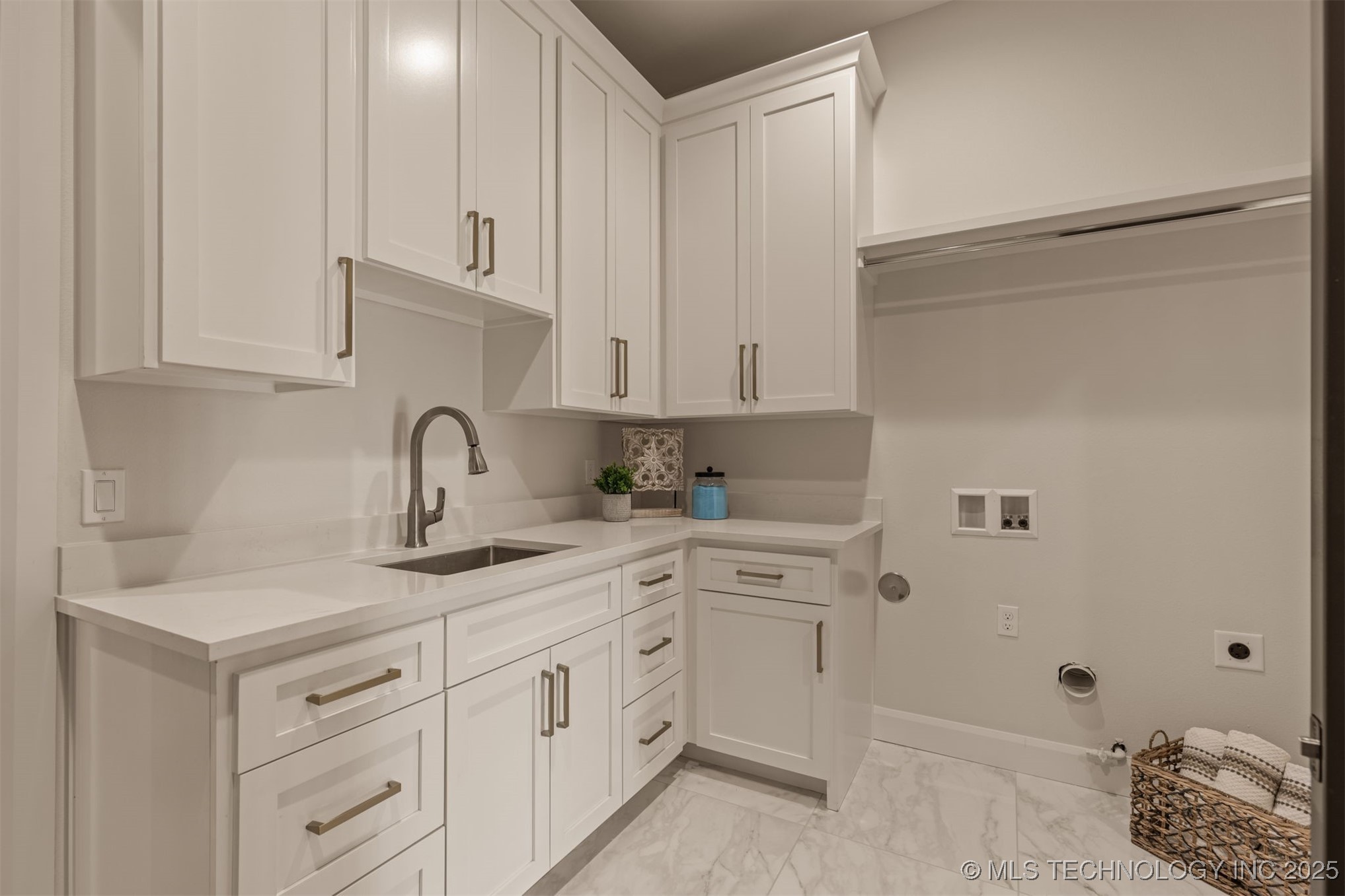 11915 S Vandalia Avenue Property Photo 45