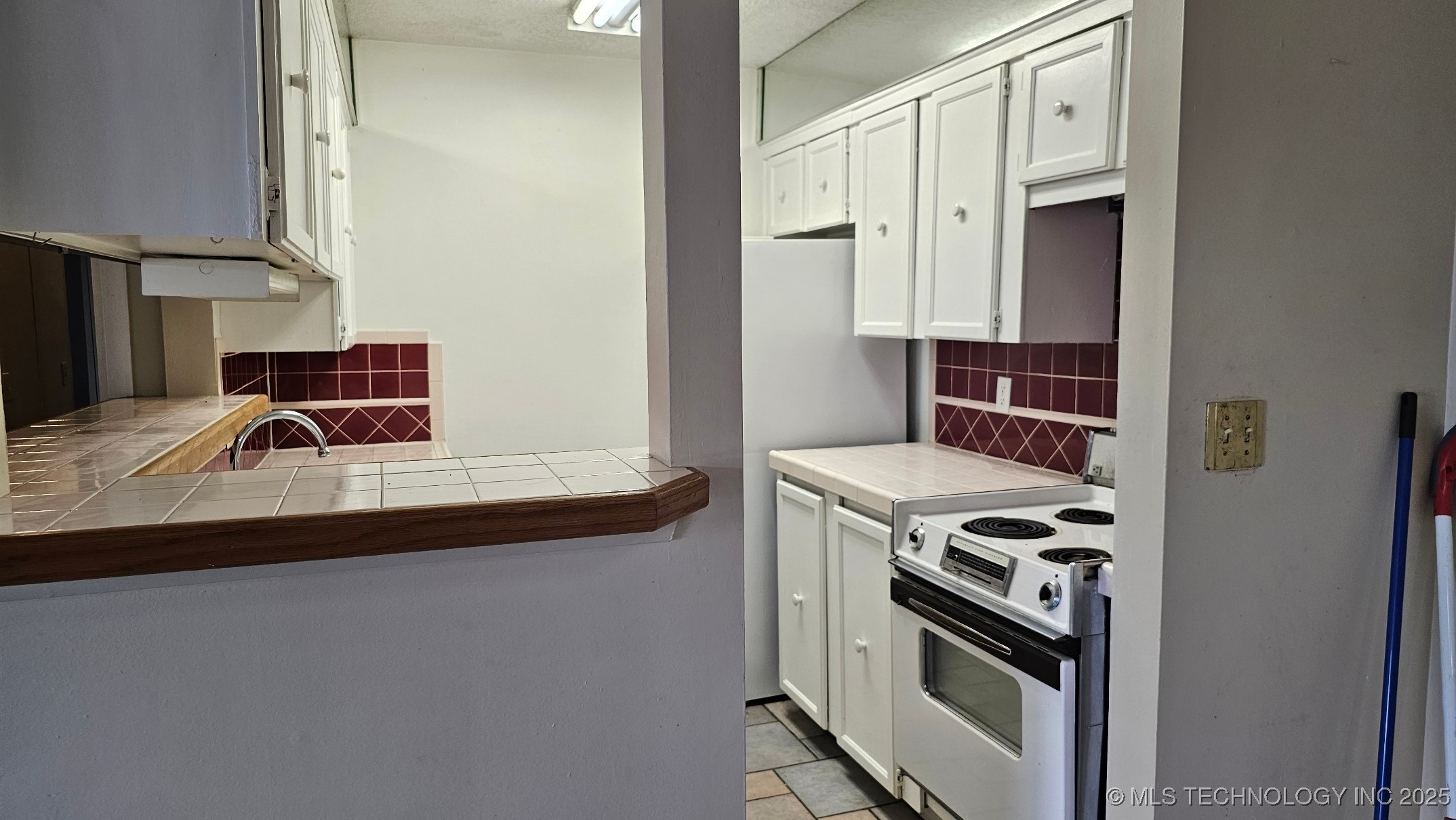 6728 S Lewis Avenue 1002 Property Photo 12