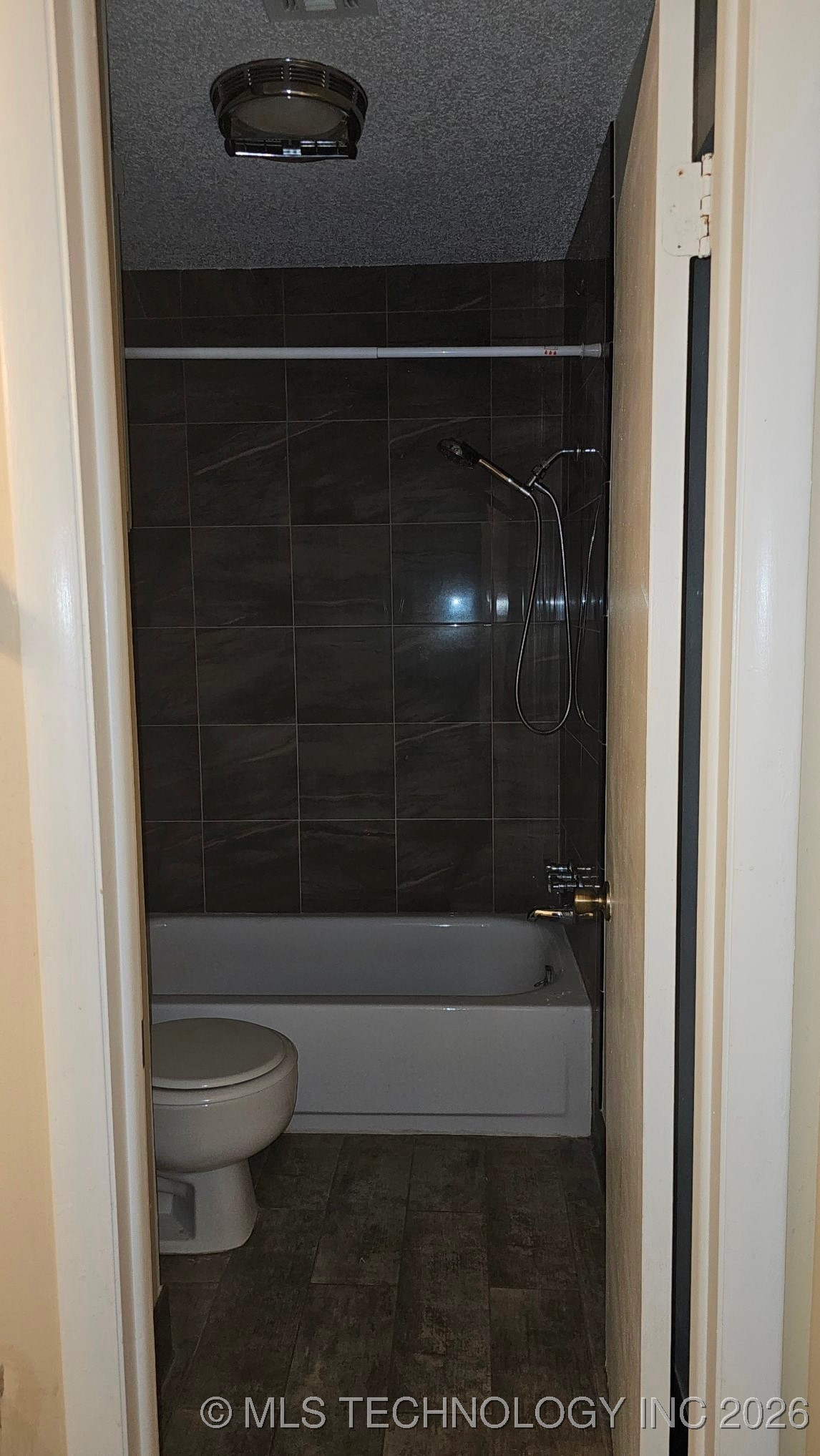 6728 S Lewis Avenue 1002 Property Photo 14