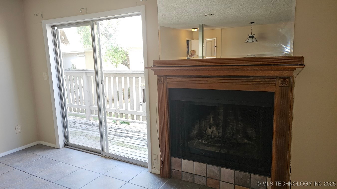 6728 S Lewis Avenue 1002 Property Photo 18