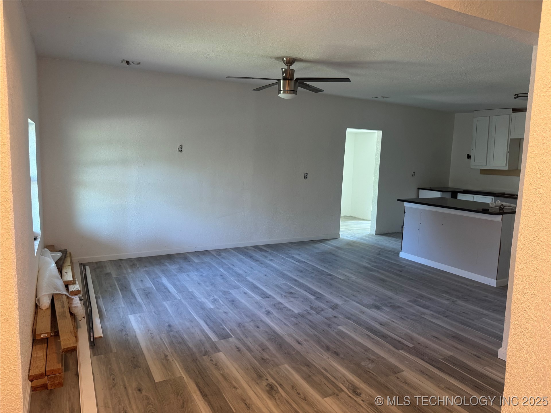 109 W Victor Street Property Photo 3