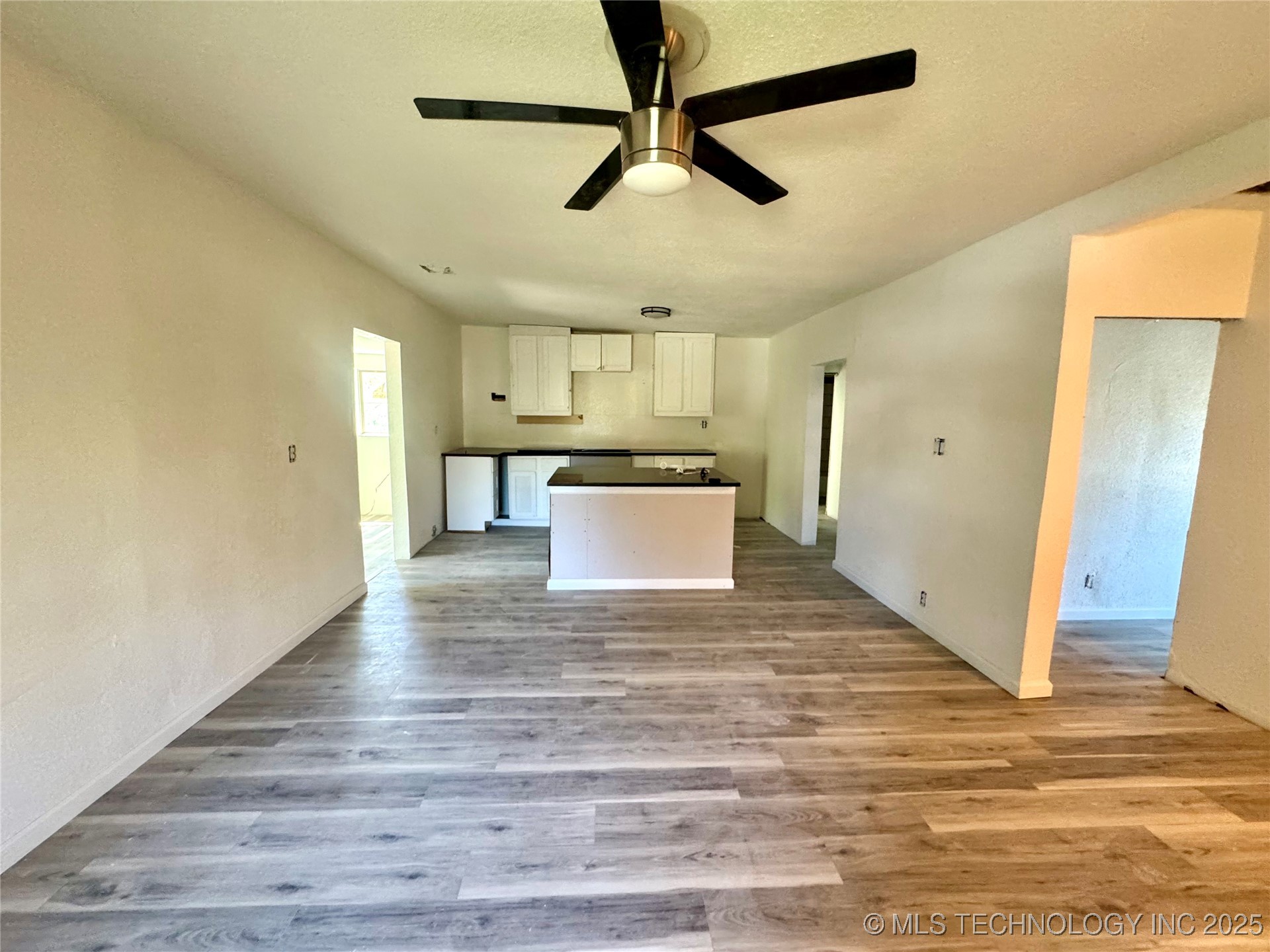 109 W Victor Street Property Photo 4