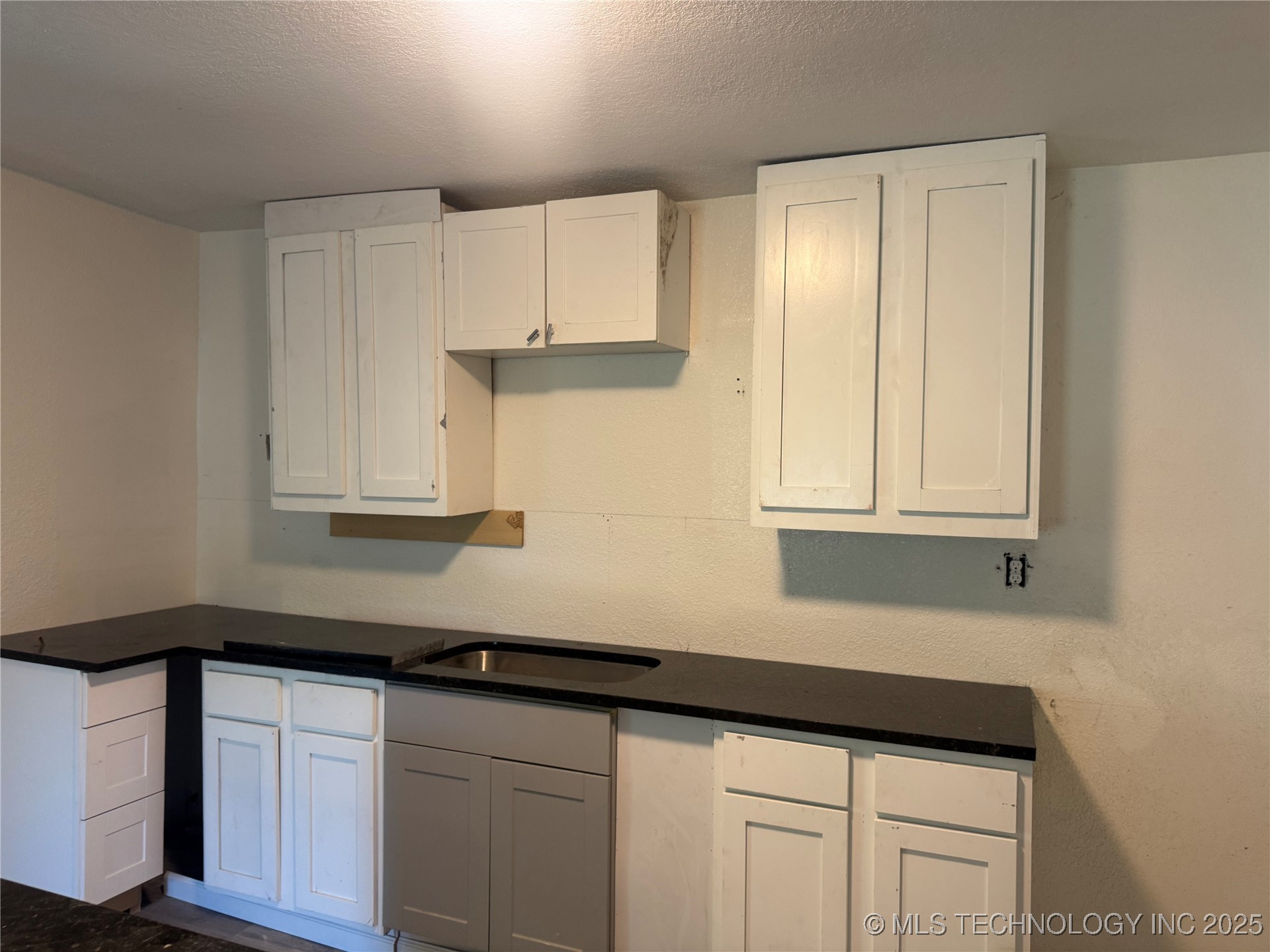 109 W Victor Street Property Photo 6