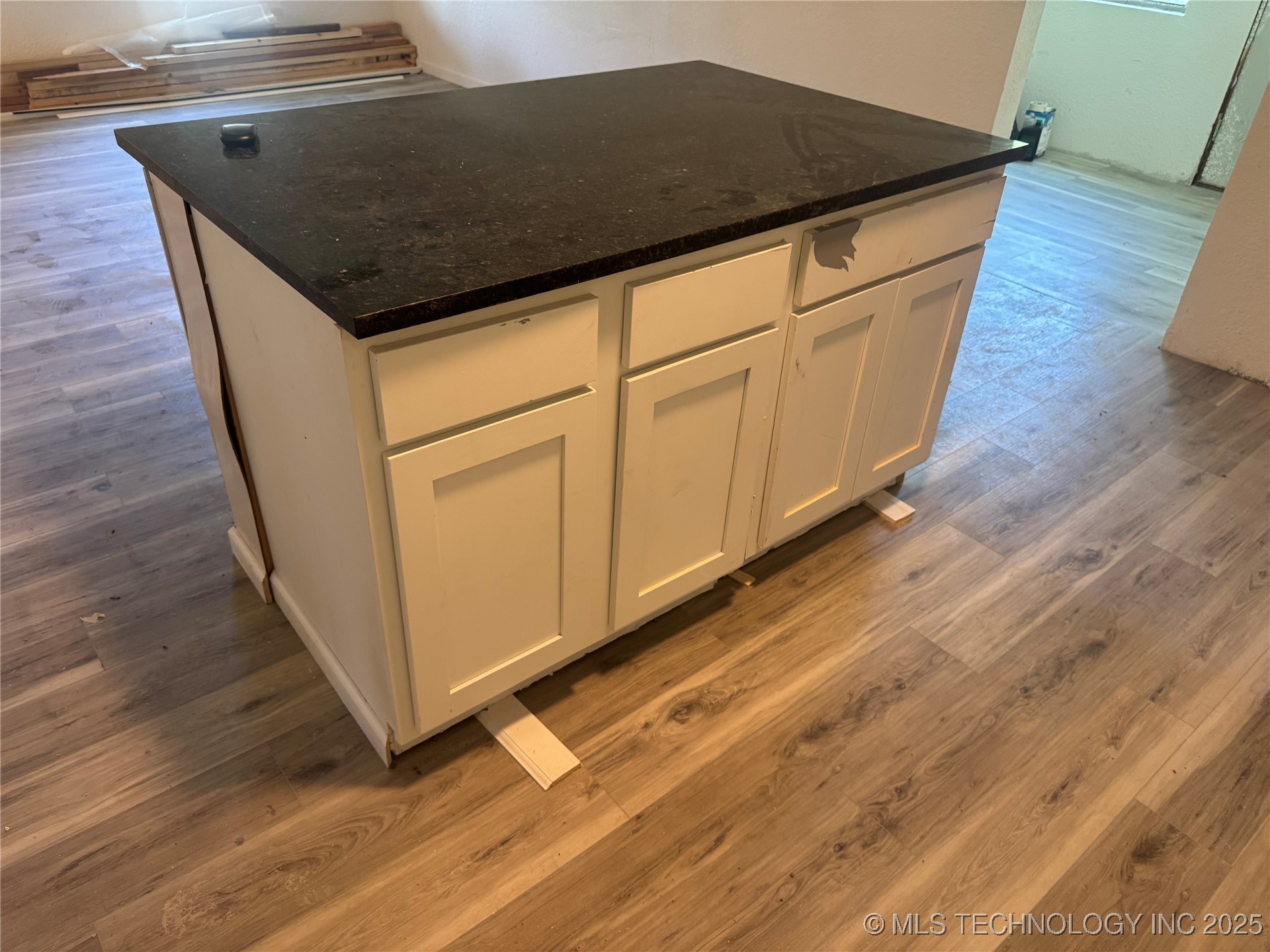 109 W Victor Street Property Photo 7