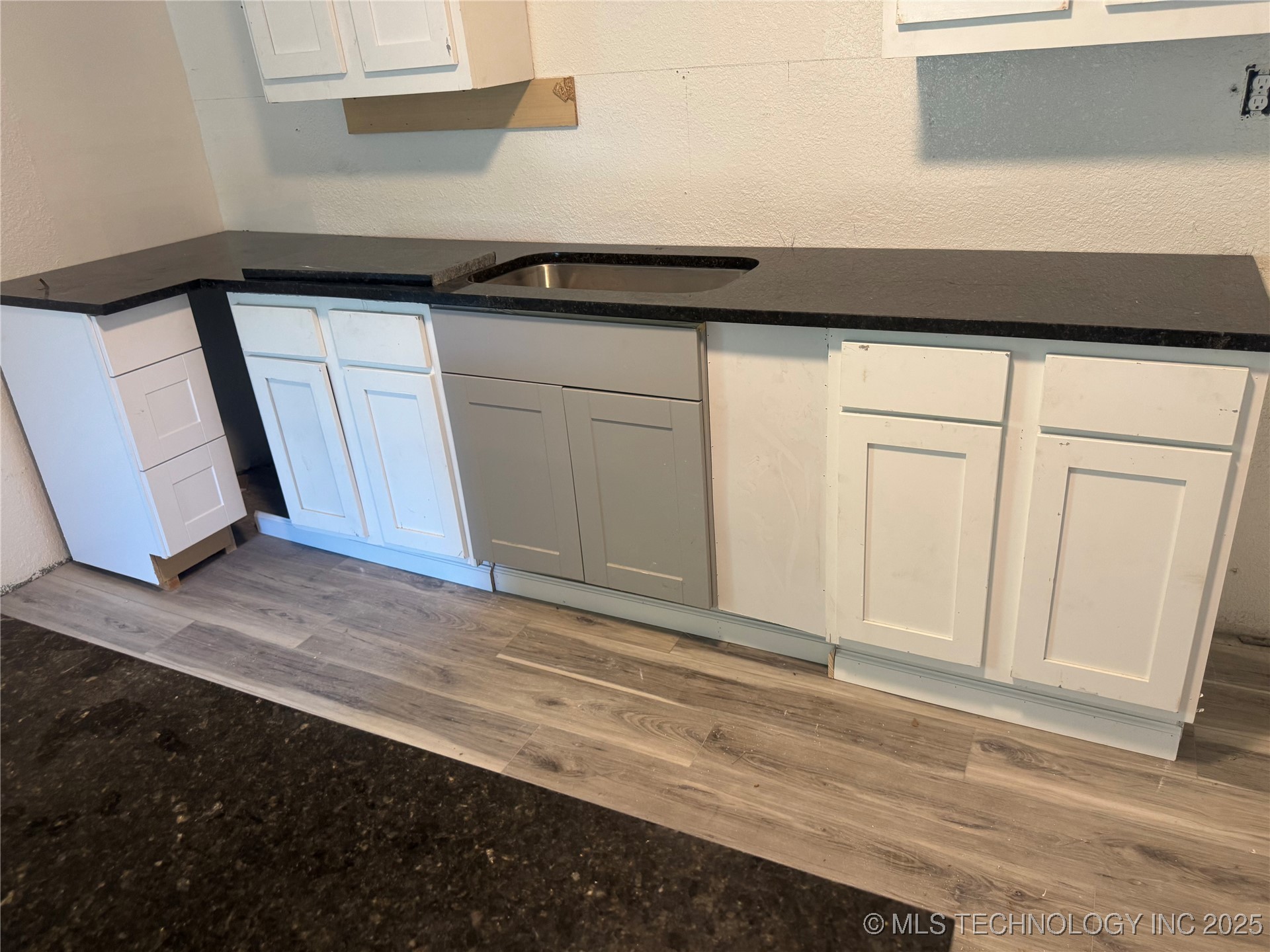 109 W Victor Street Property Photo 8