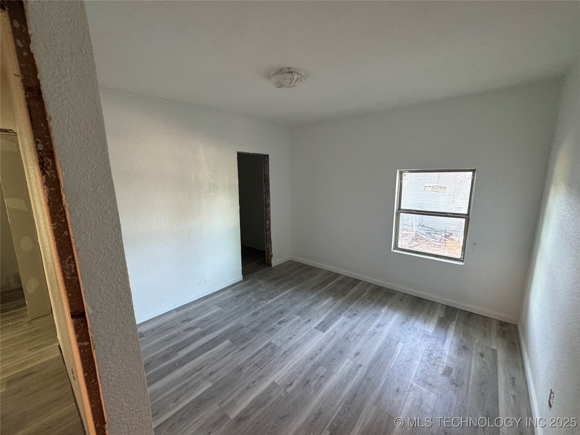 109 W Victor Street Property Photo 9