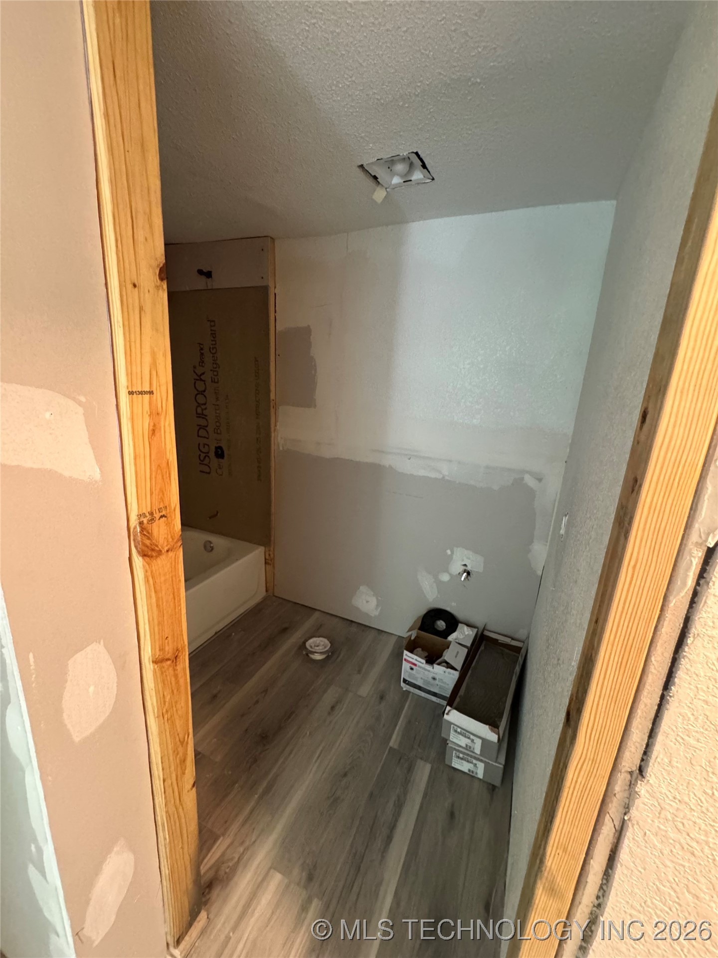 109 W Victor Street Property Photo 12