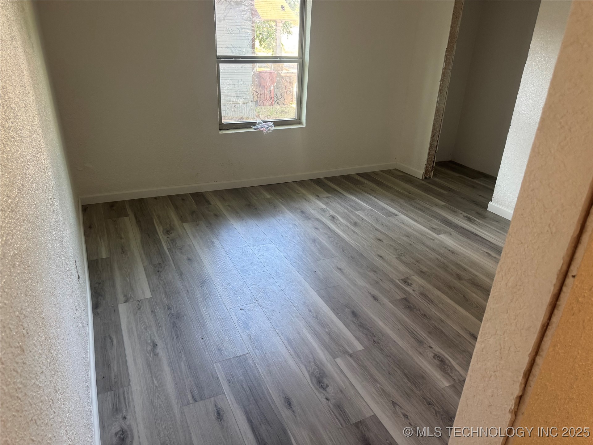 109 W Victor Street Property Photo 13