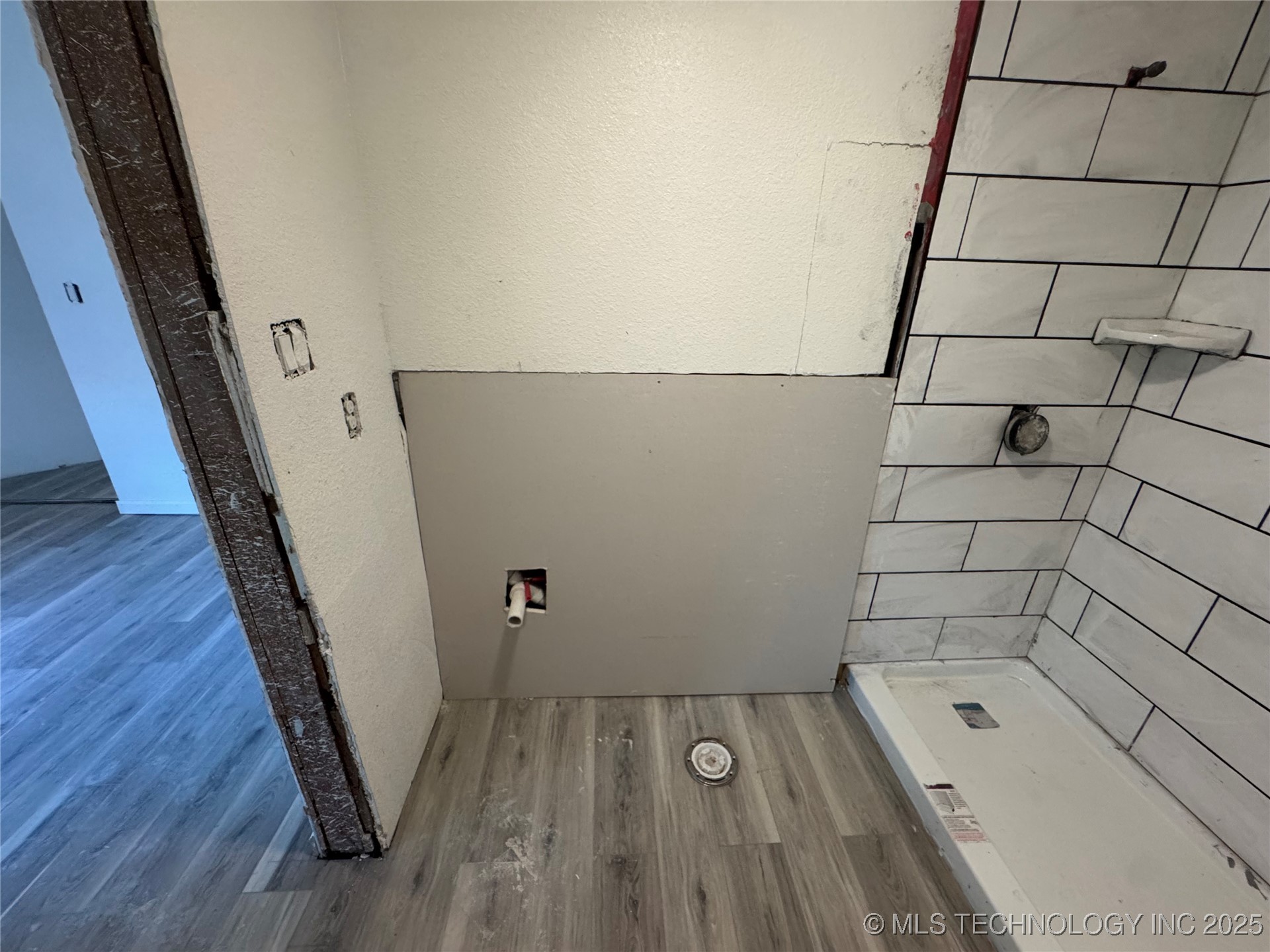 109 W Victor Street Property Photo 16