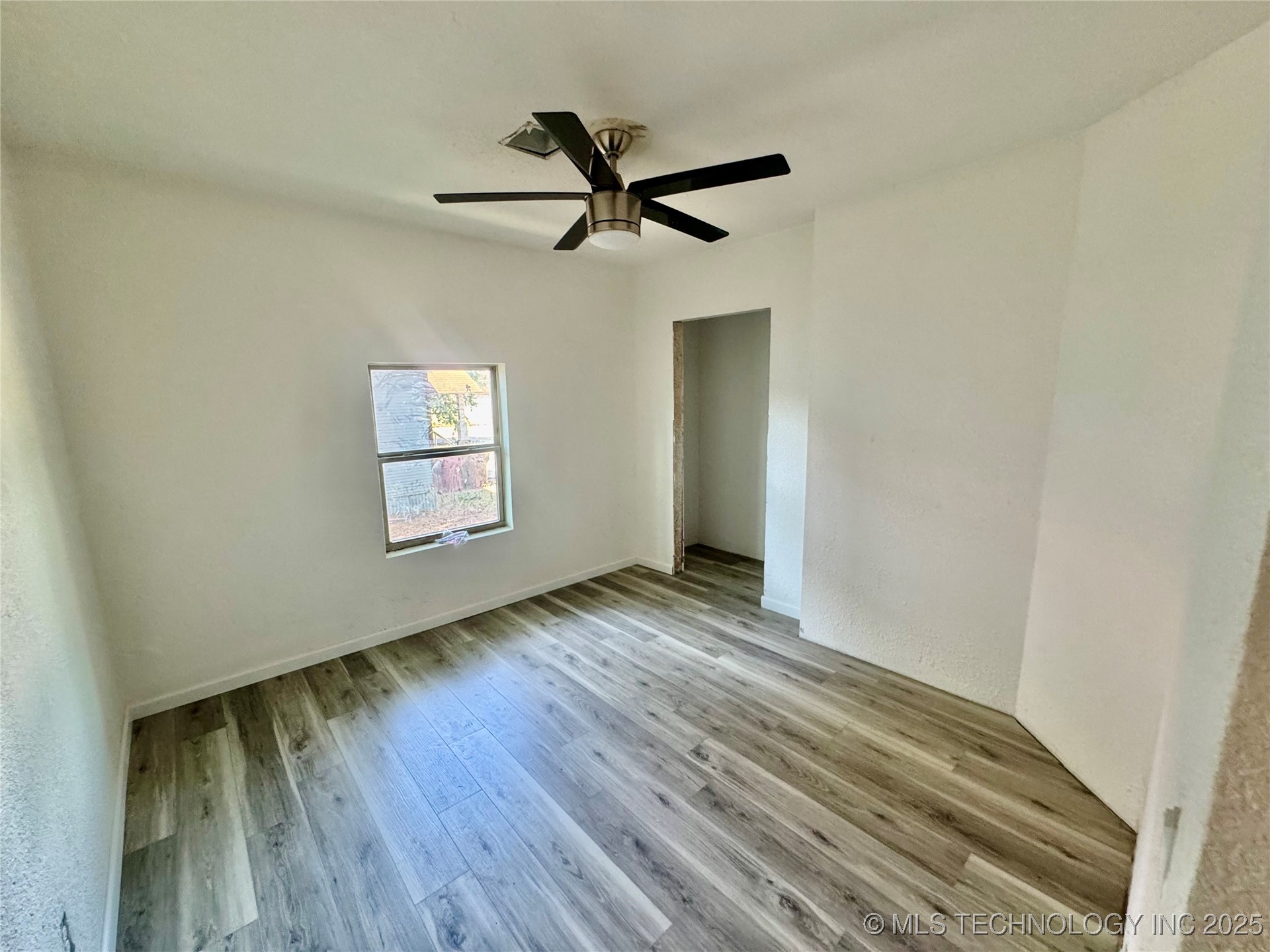 109 W Victor Street Property Photo 18