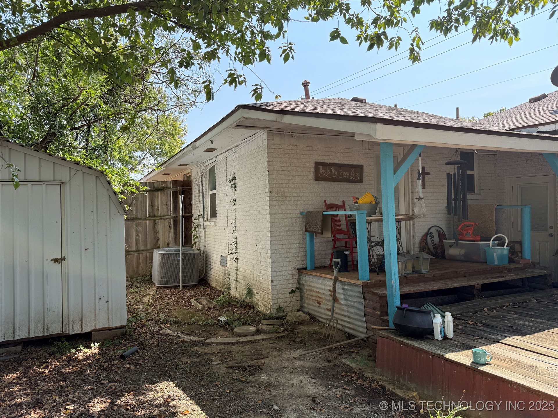 11 Jon Property Photo 2