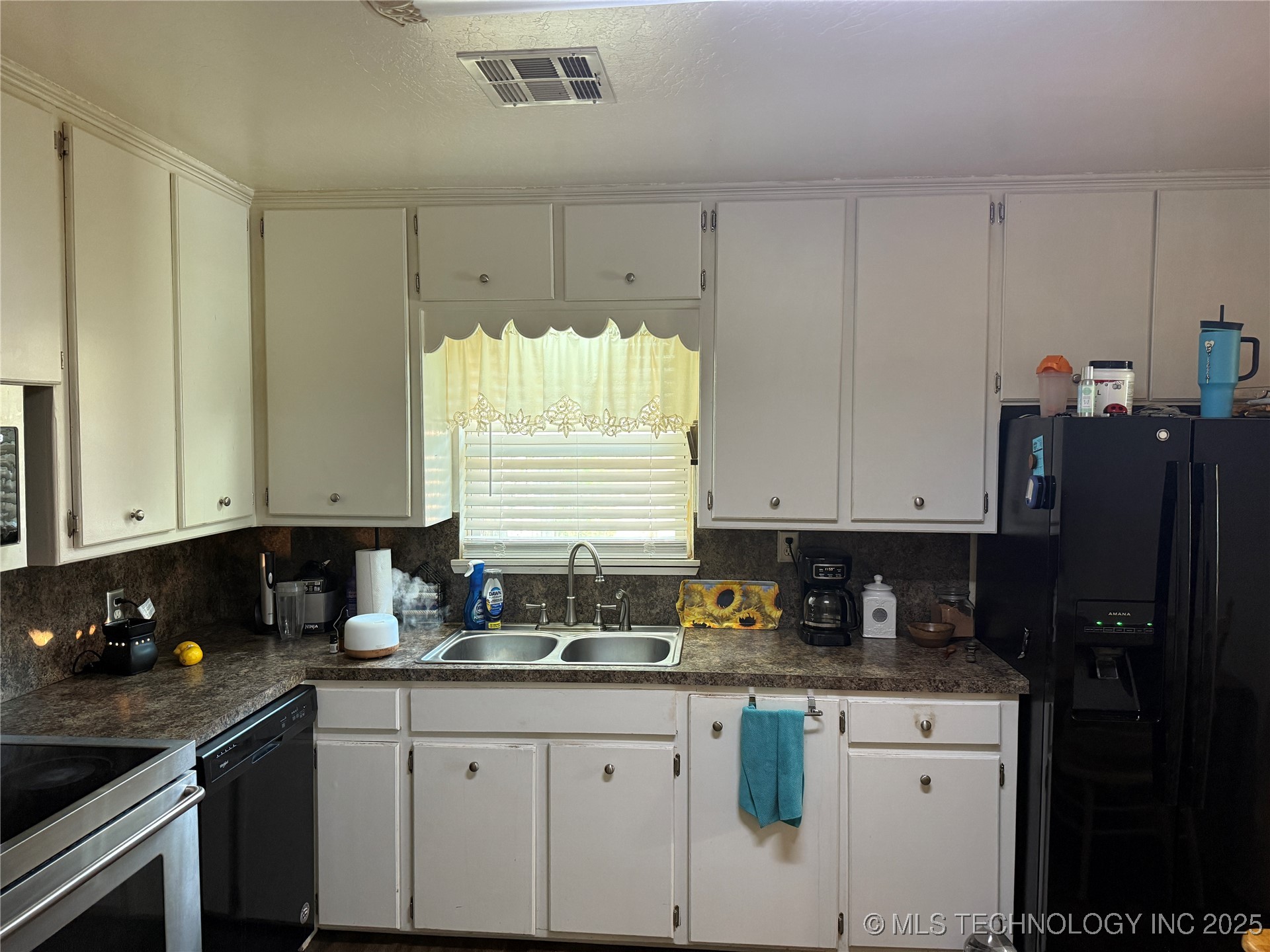 11 Jon Property Photo 12