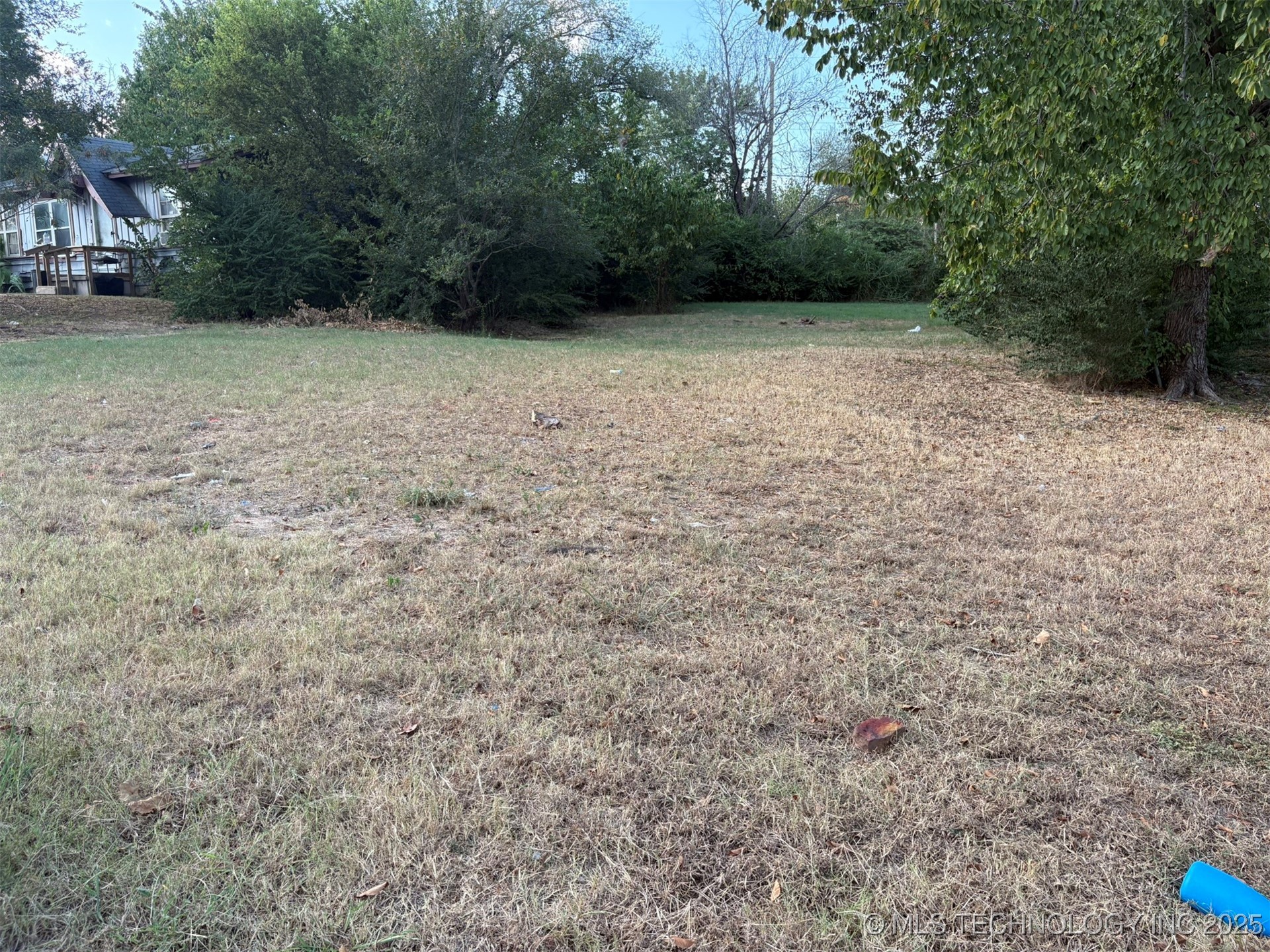 557 E 59th Street N Property Photo 3