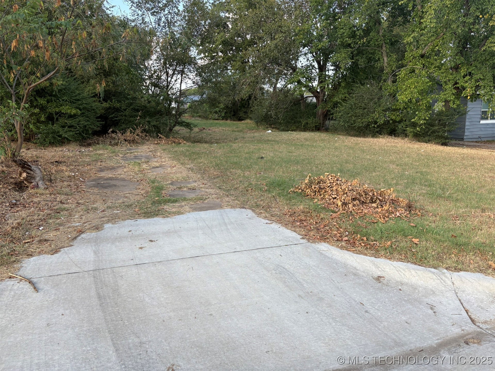 557 E 59th Street N Property Photo 6