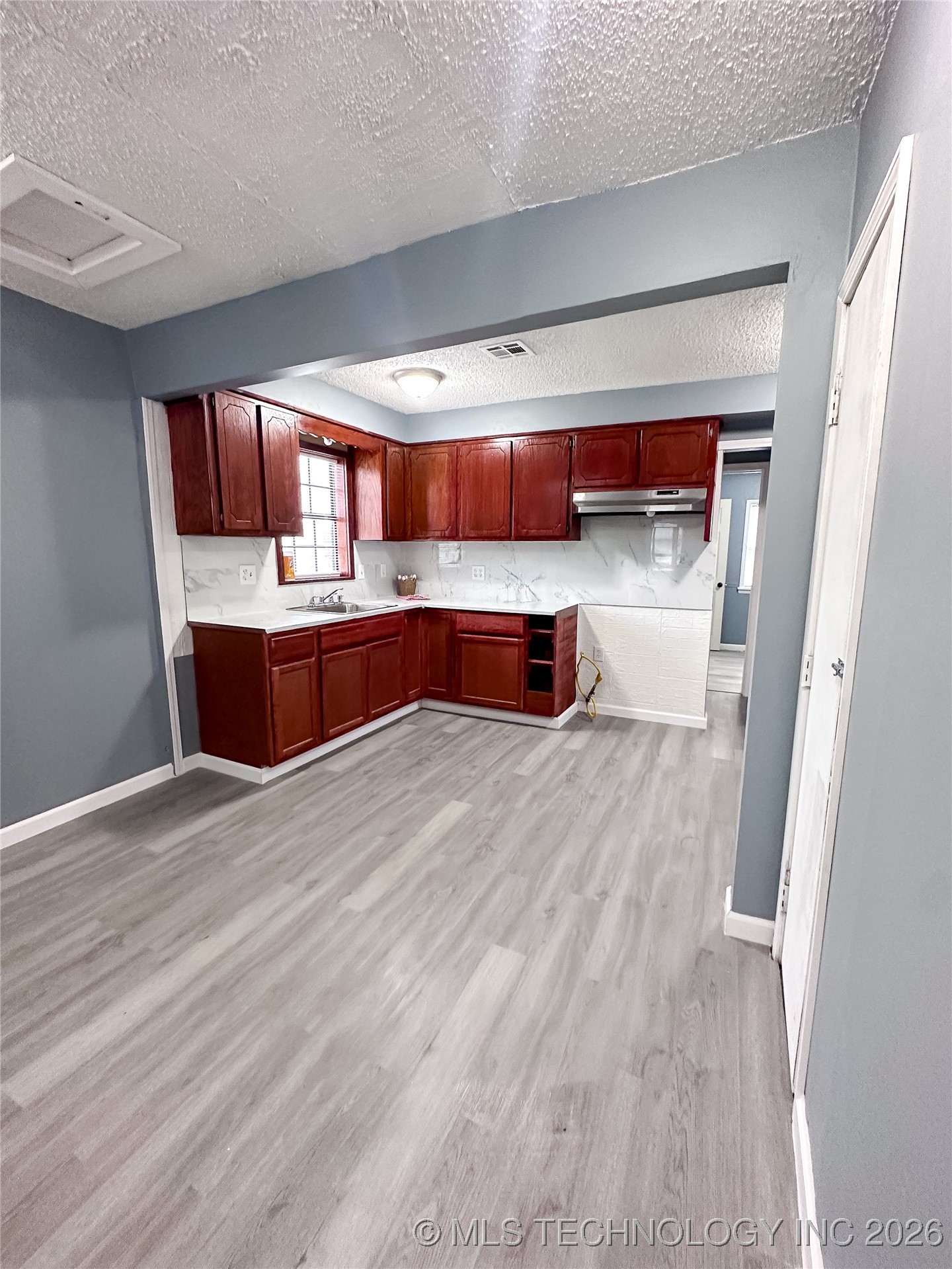 1629 Walnut Street Property Photo 6