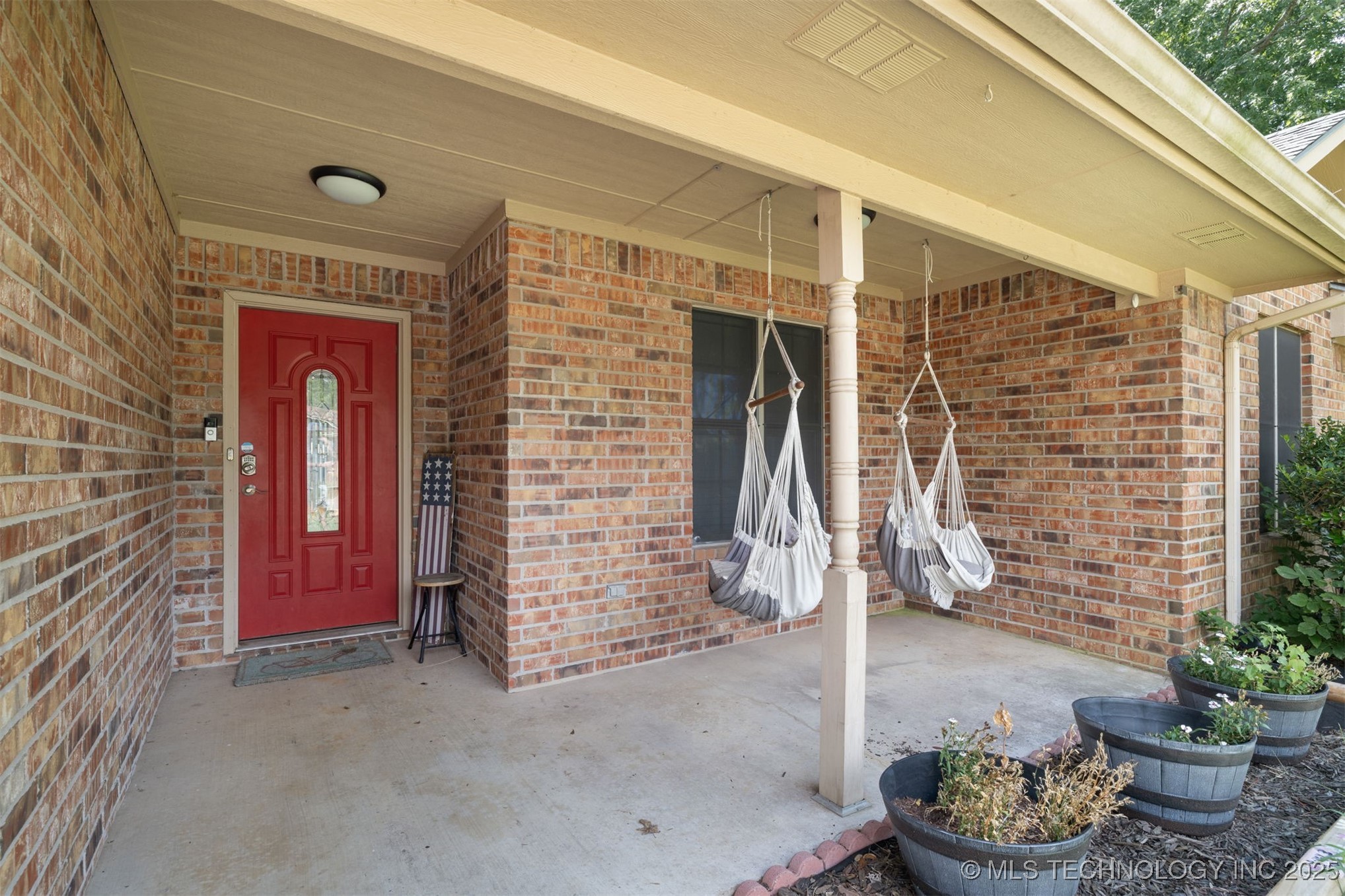 5428 Roadrunner Drive Property Photo 3