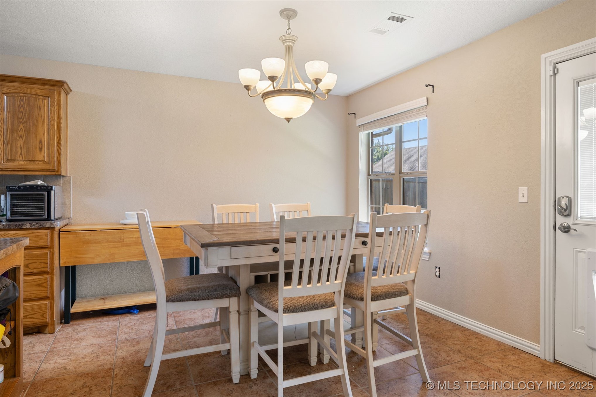 5428 Roadrunner Drive Property Photo 6