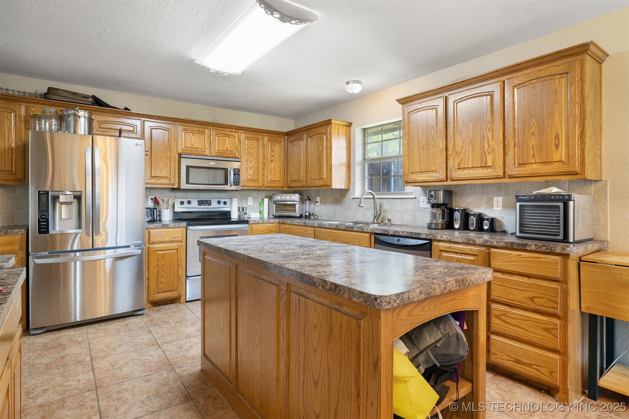 5428 Roadrunner Drive Property Photo 7