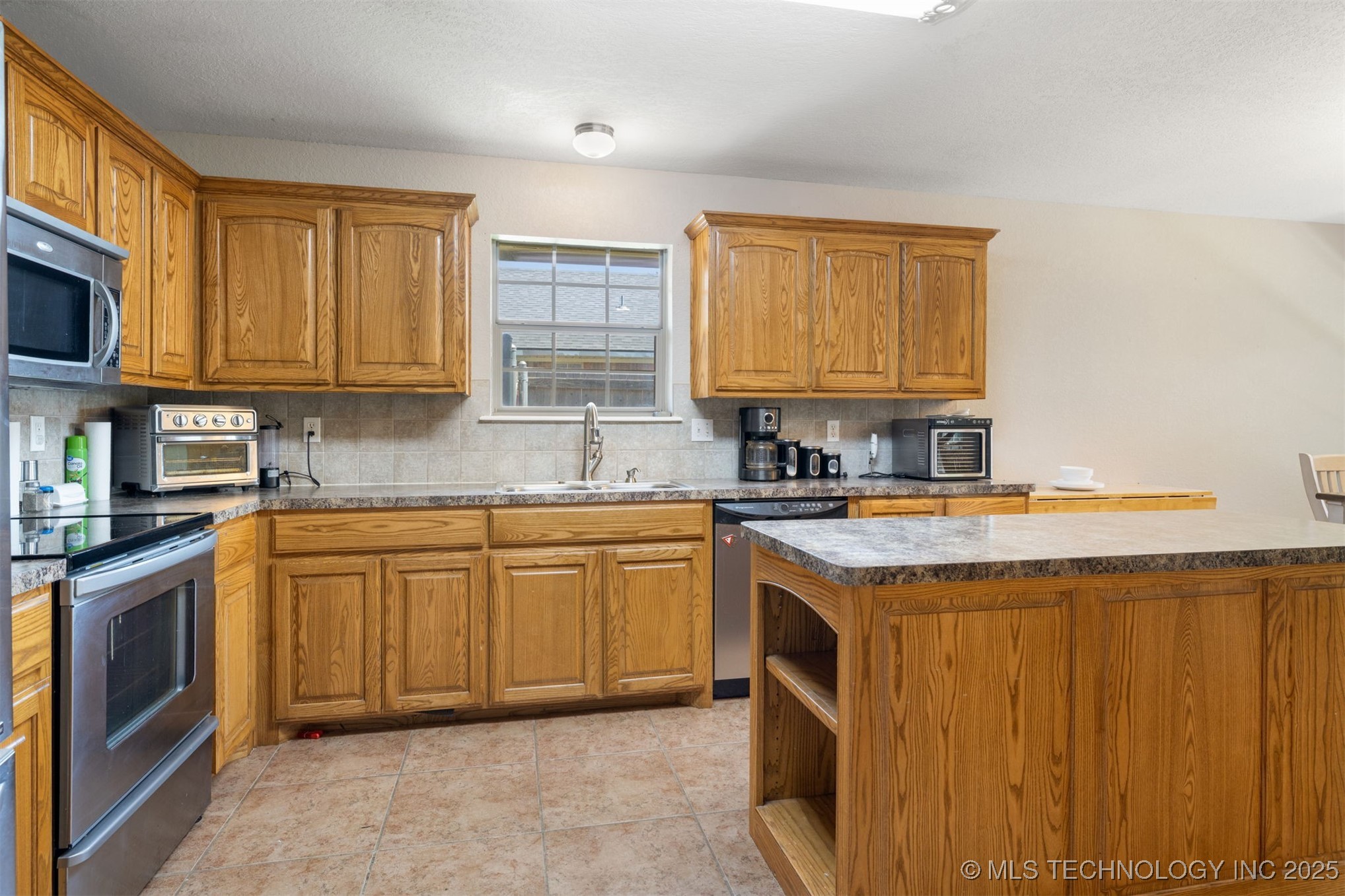 5428 Roadrunner Drive Property Photo 8