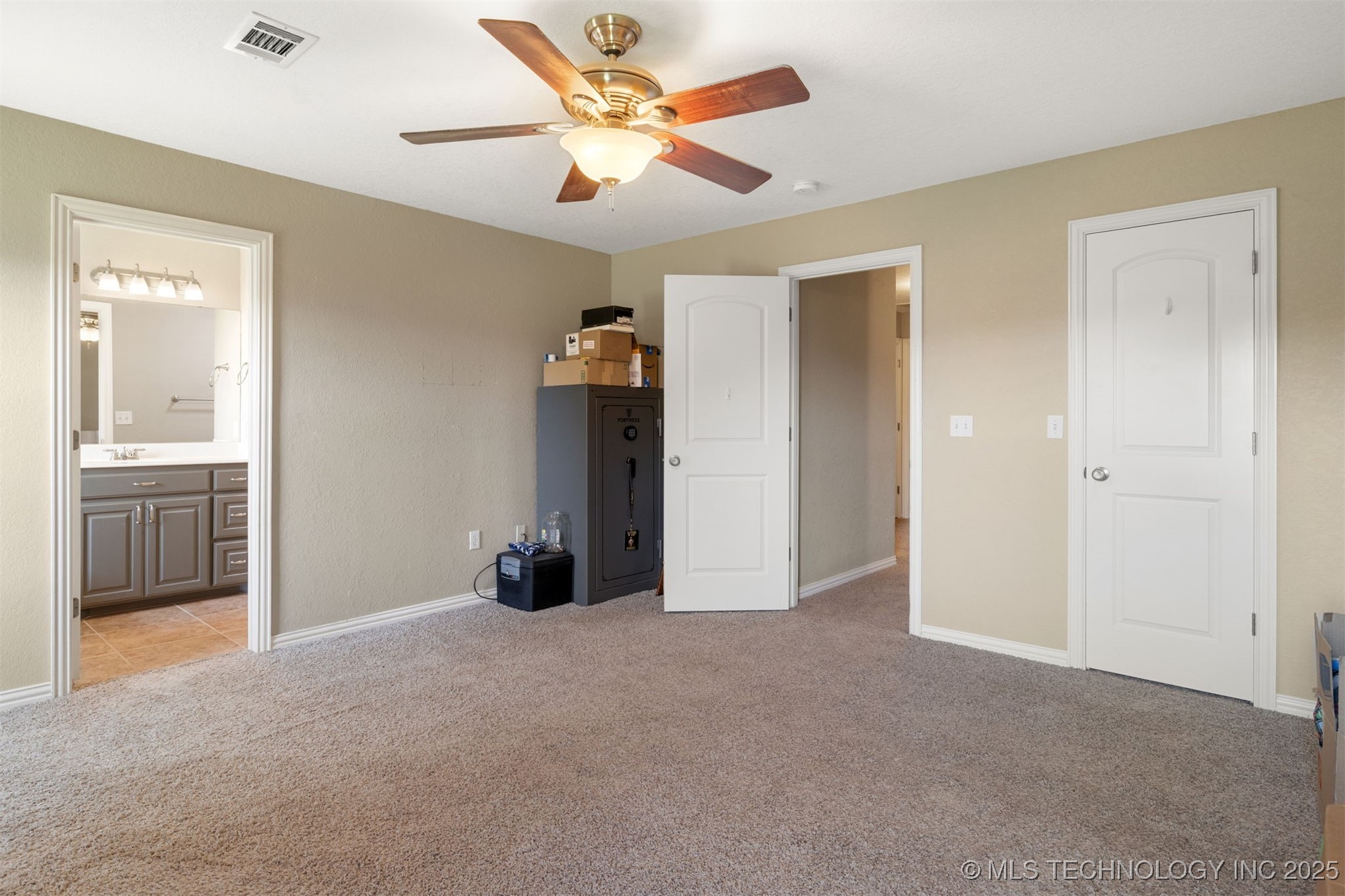 5428 Roadrunner Drive Property Photo 12