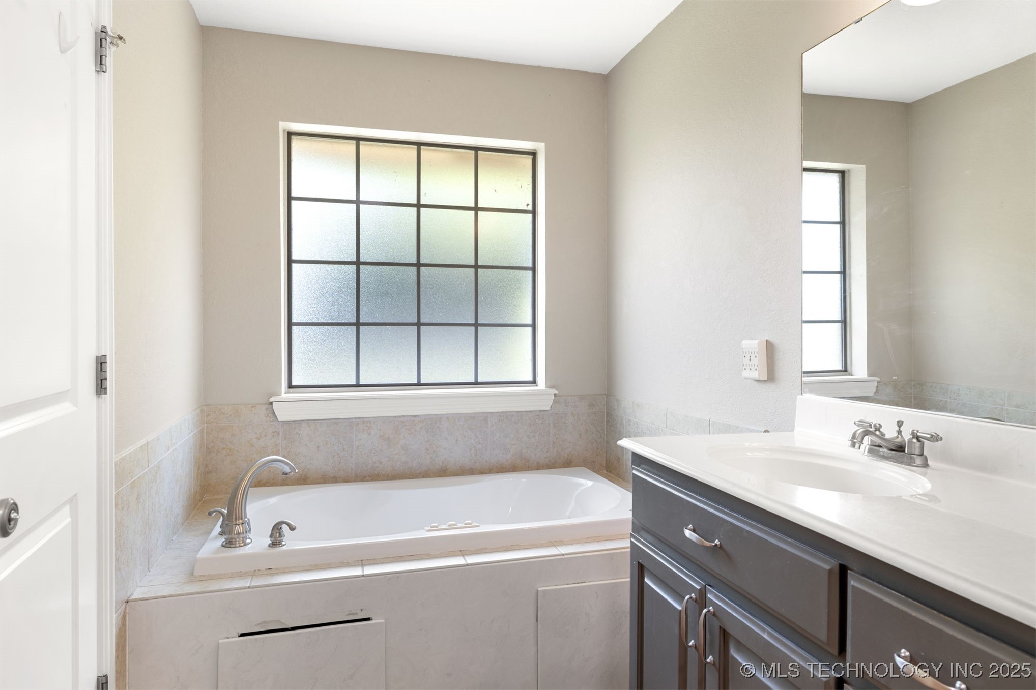 5428 Roadrunner Drive Property Photo 14