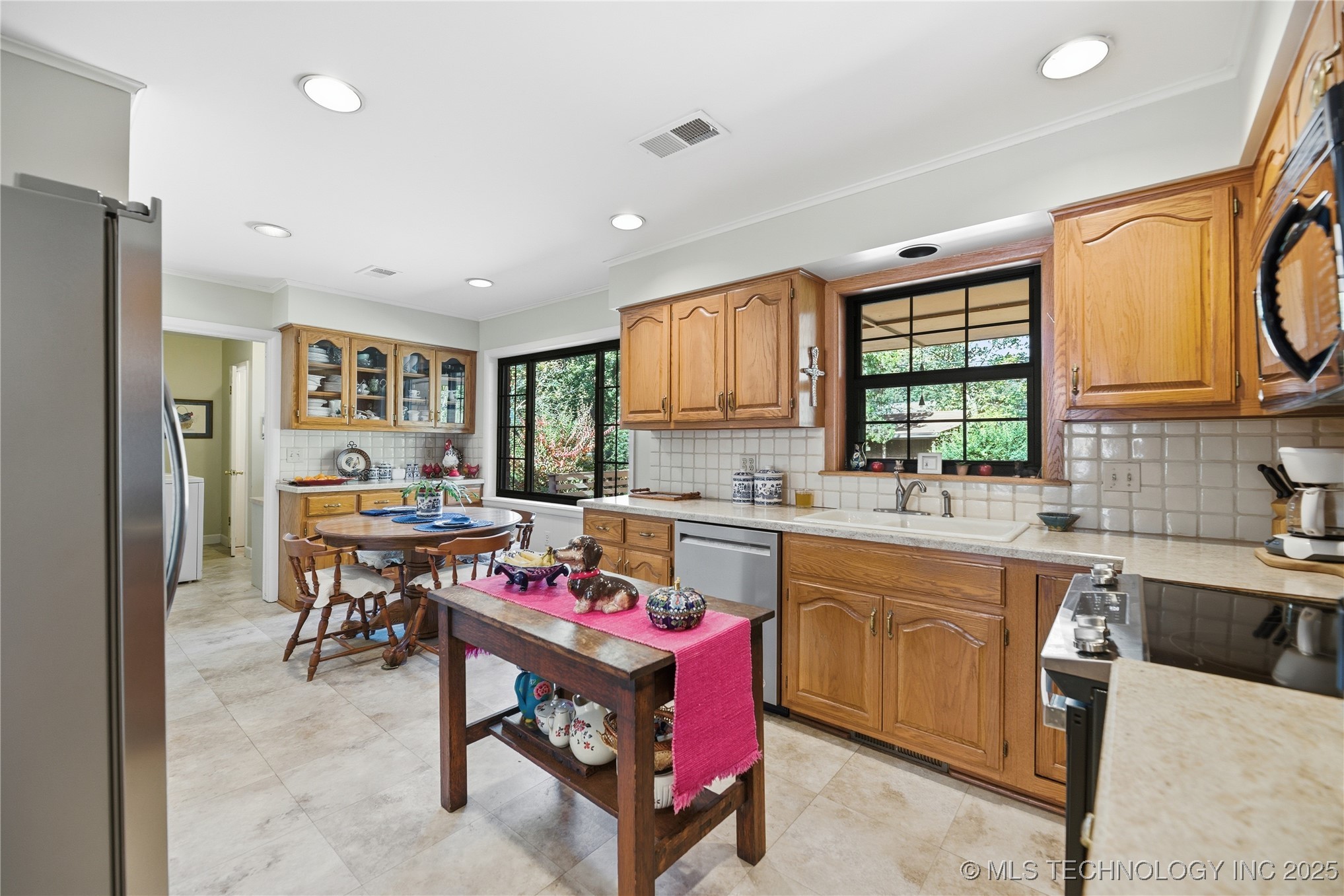 6073 E 56th Street Property Photo 8