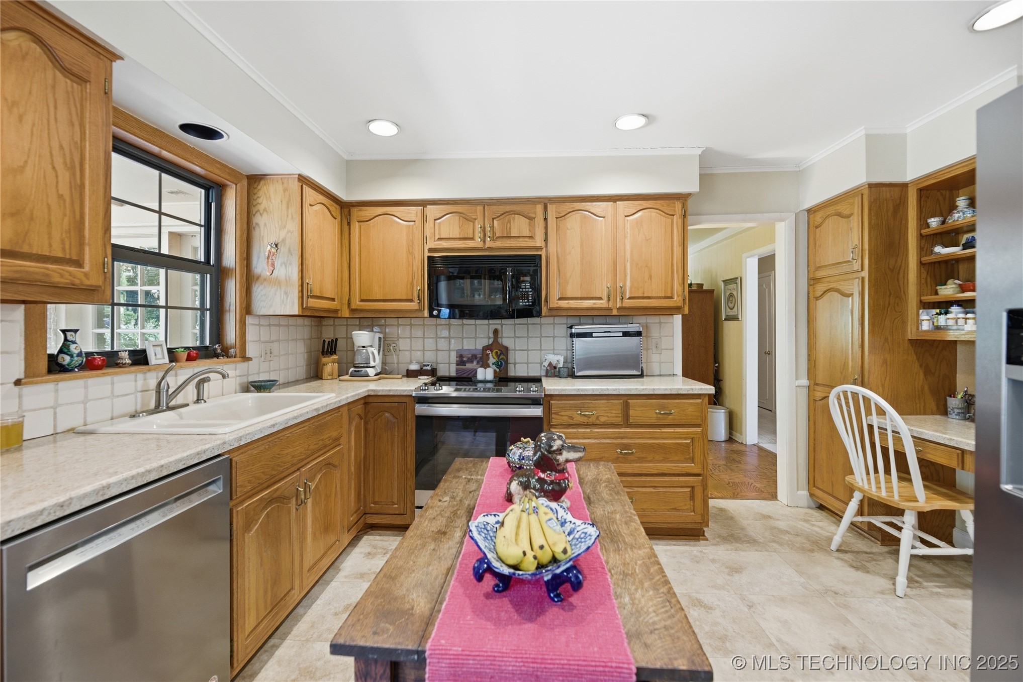 6073 E 56th Street Property Photo 9