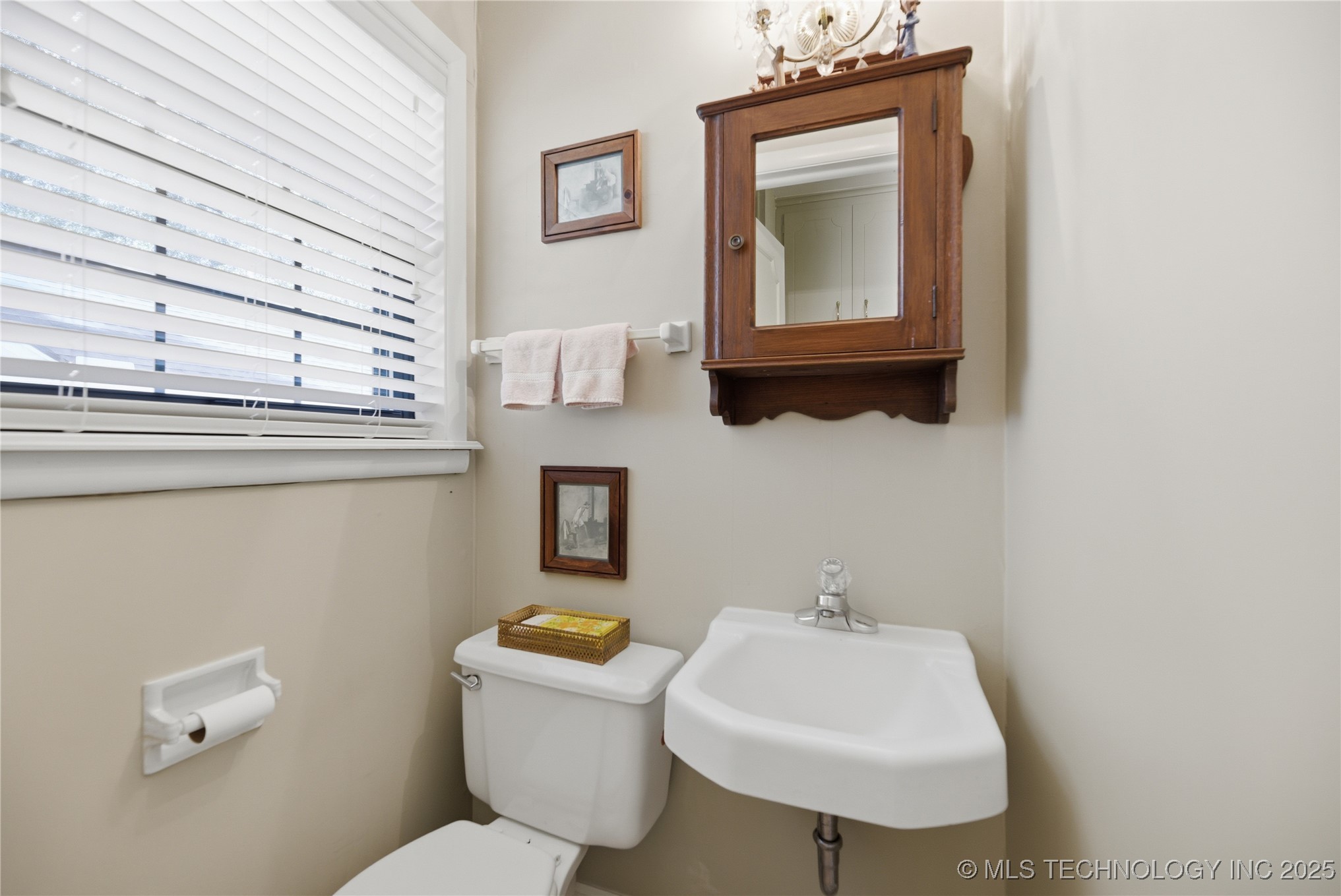 6073 E 56th Street Property Photo 12