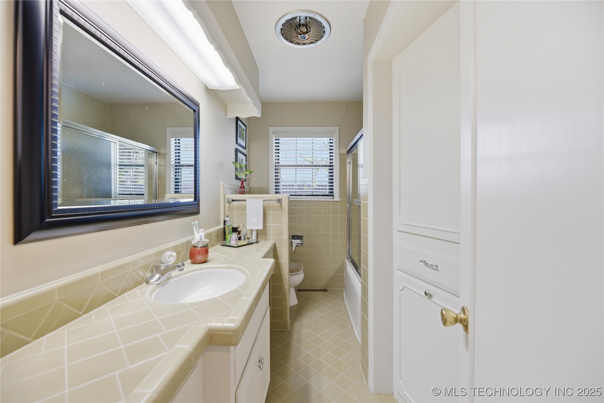 6073 E 56th Street Property Photo 17