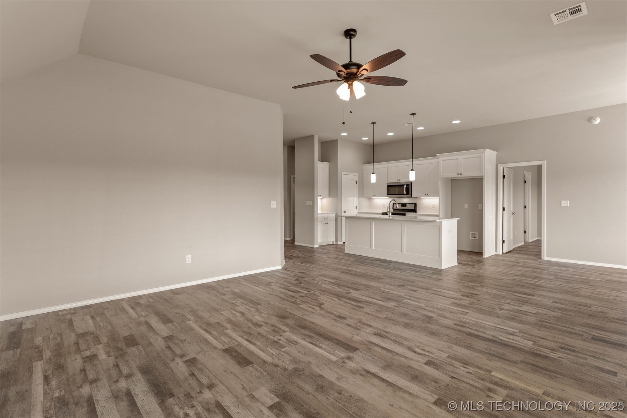 1513 E Atlanta Street S Property Photo 11