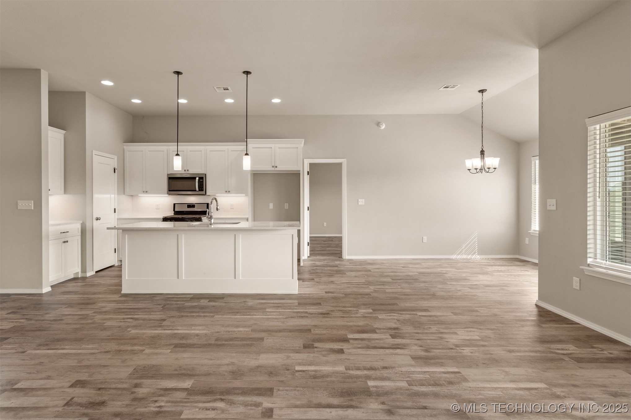 1513 E Atlanta Street S Property Photo 12