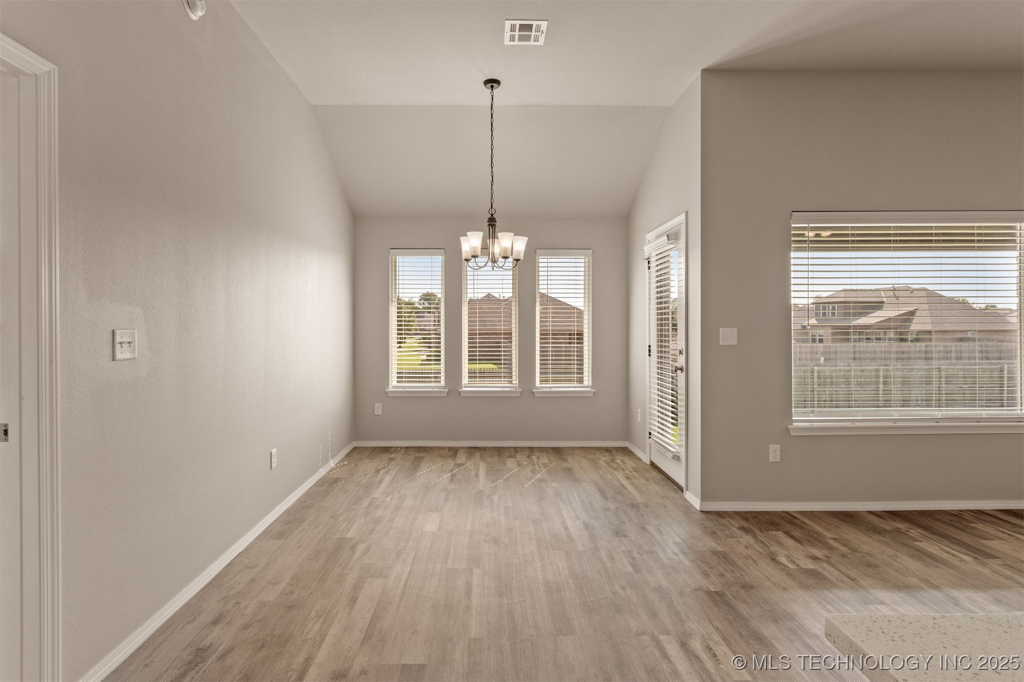 1513 E Atlanta Street S Property Photo 19