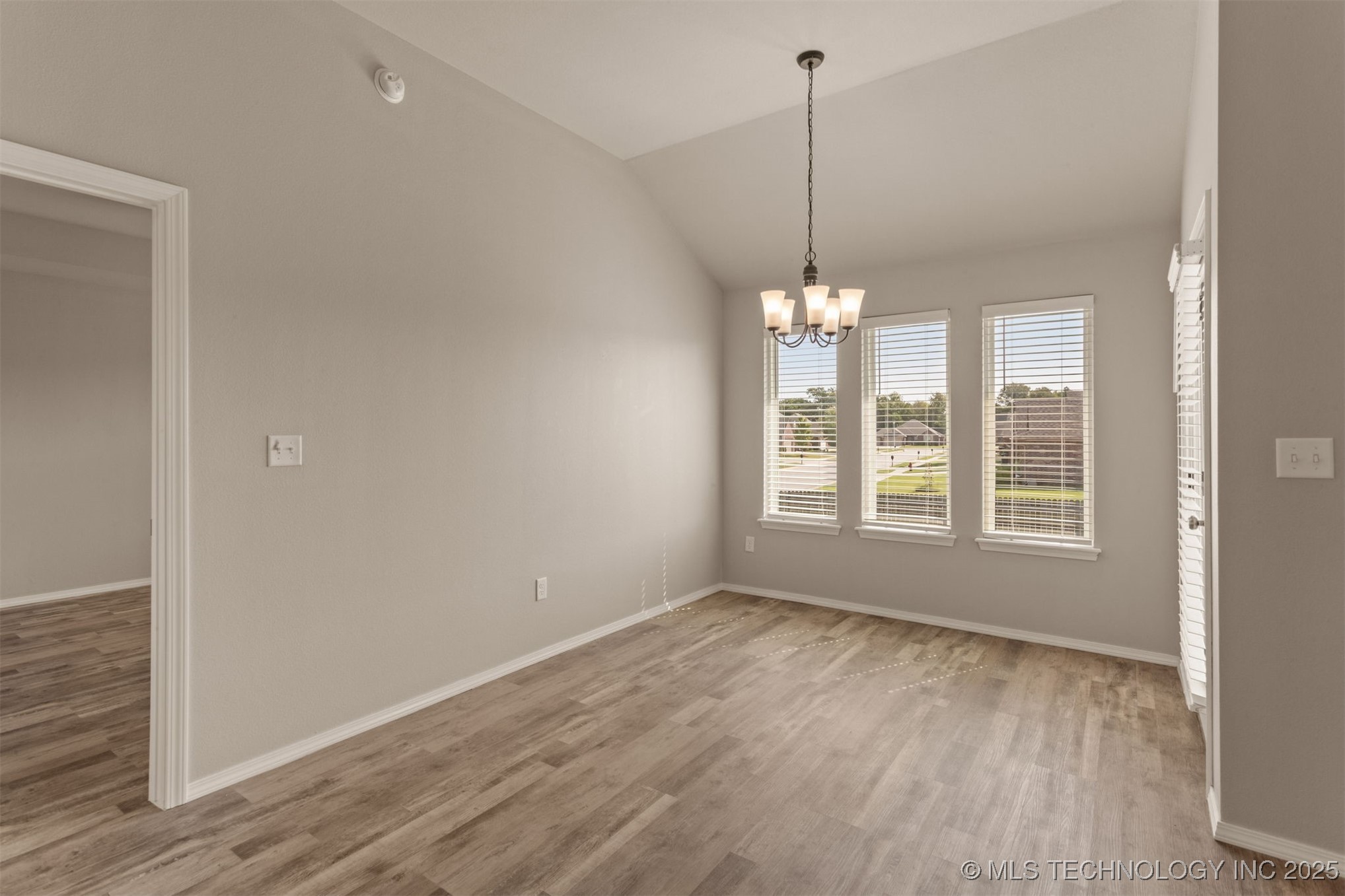 1513 E Atlanta Street S Property Photo 20