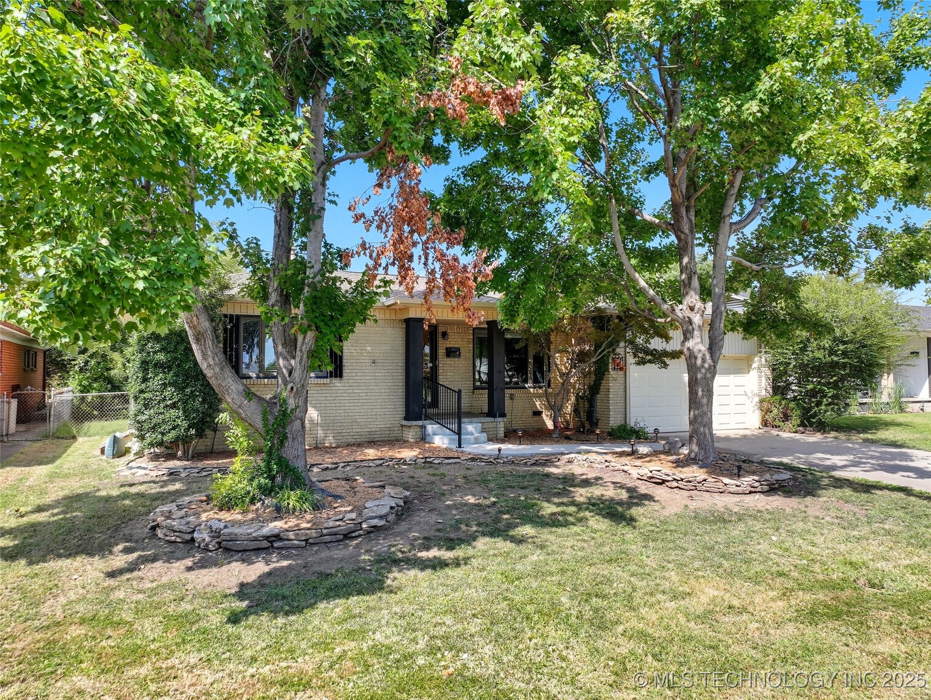 2406 S Joplin Avenue Property Photo 2