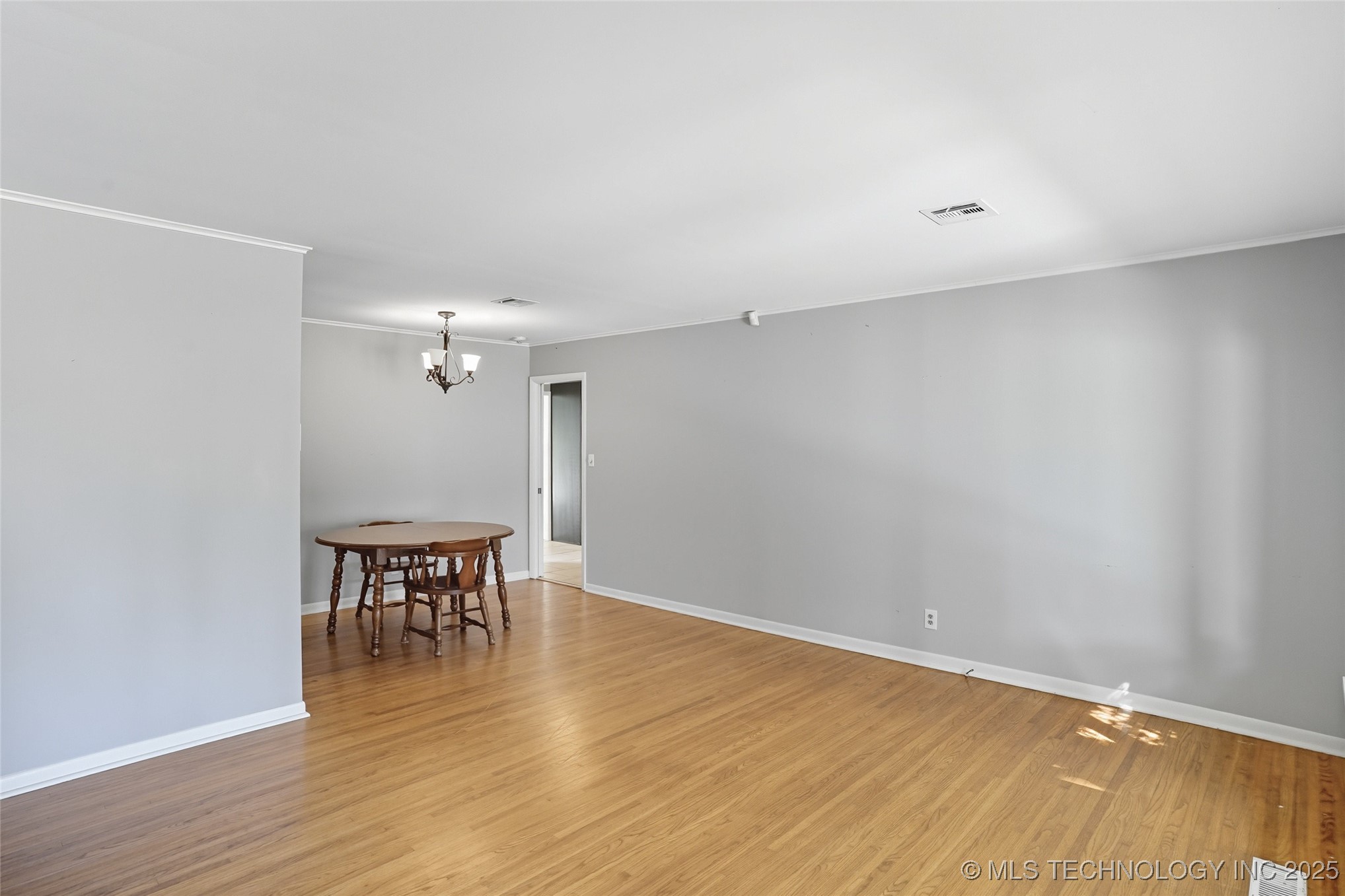 2406 S Joplin Avenue Property Photo 8