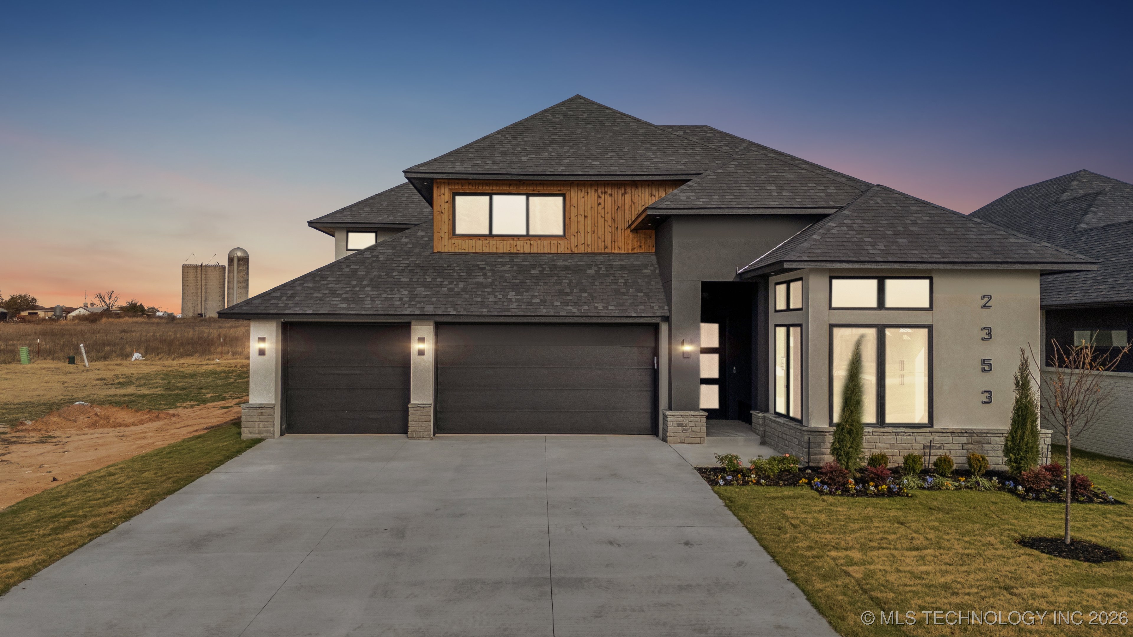 2353 E 134th Street S Property Photo 1