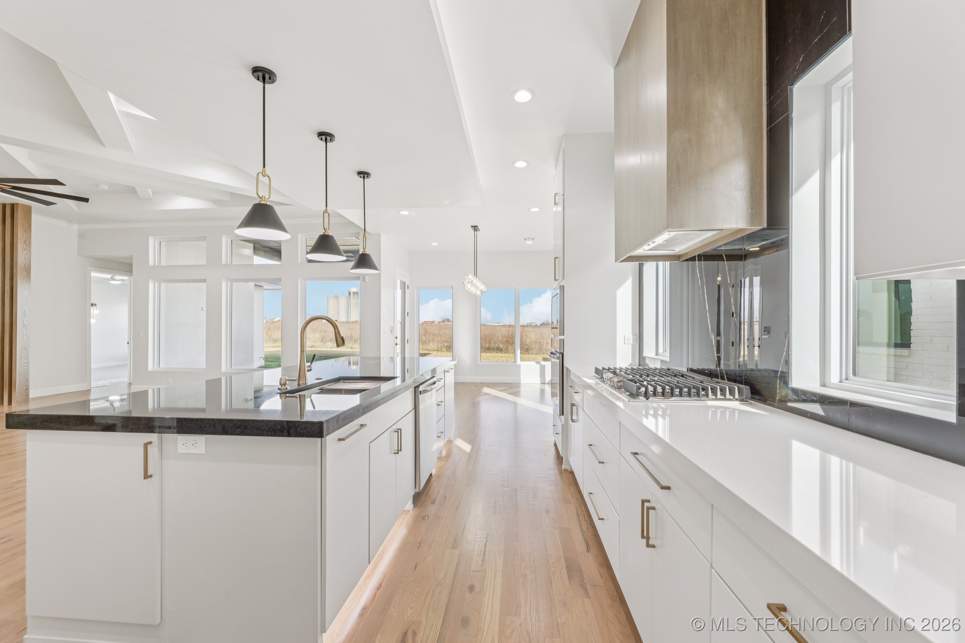 2353 E 134th Street S Property Photo 10