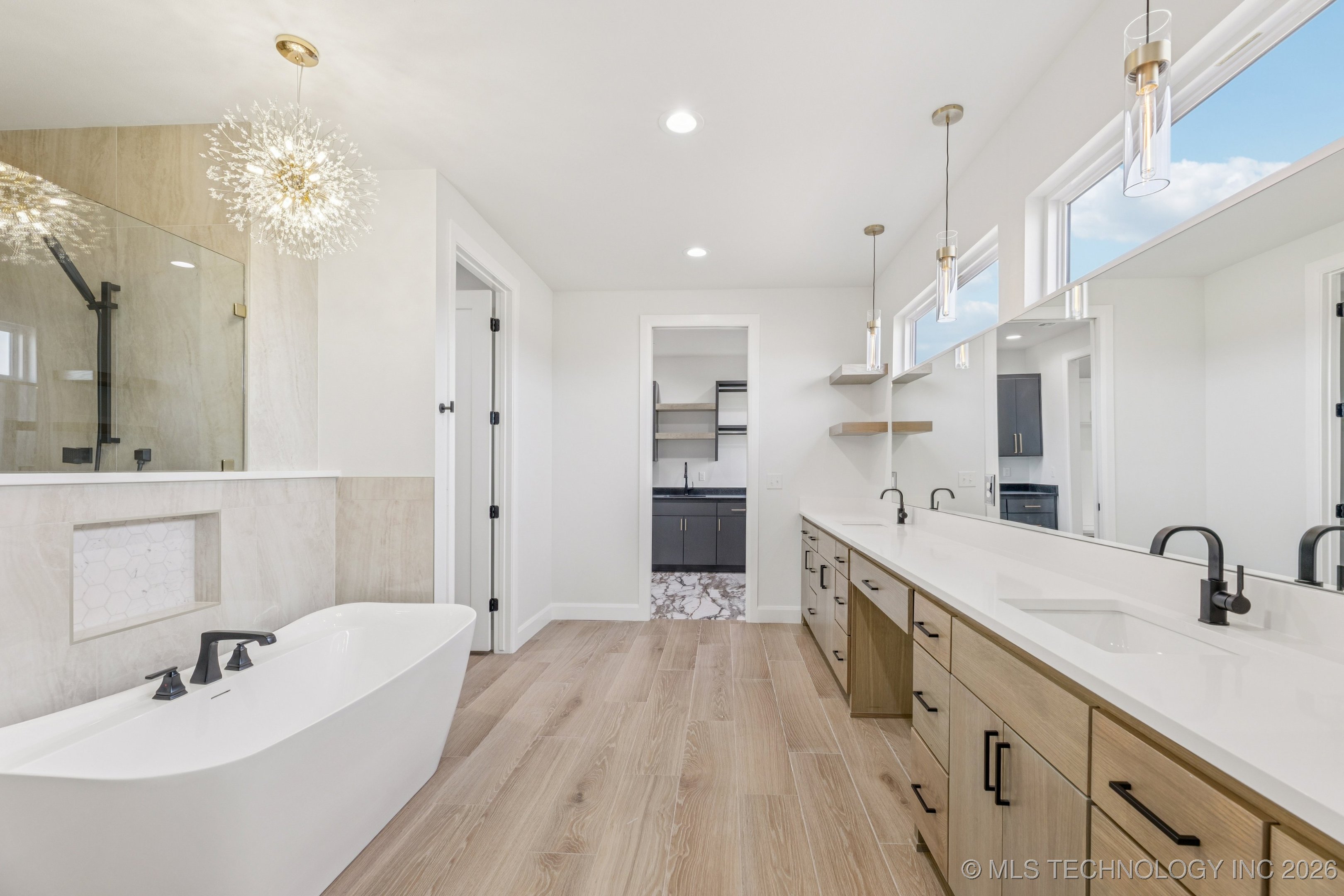 2353 E 134th Street S Property Photo 18