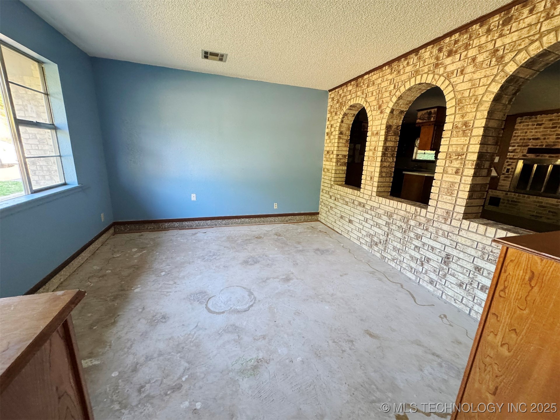 2705 Brookside Circle Property Photo 2