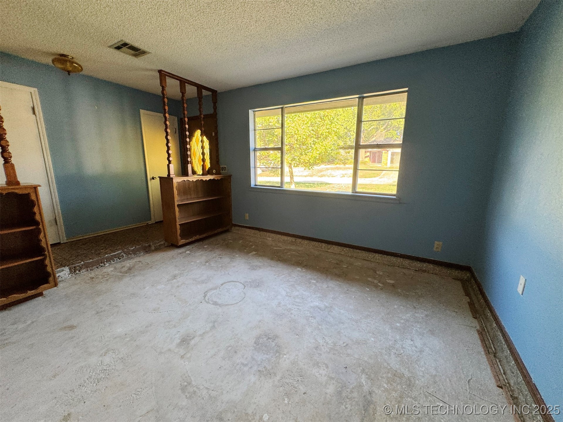 2705 Brookside Circle Property Photo 4