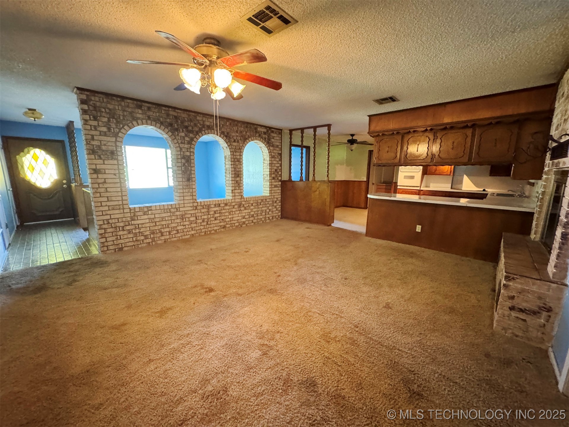 2705 Brookside Circle Property Photo 6