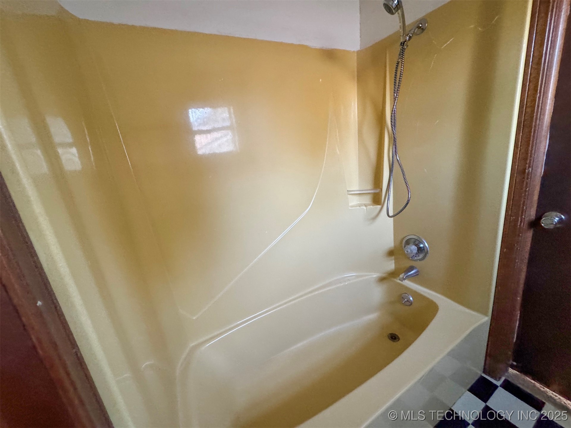 2705 Brookside Circle Property Photo 23