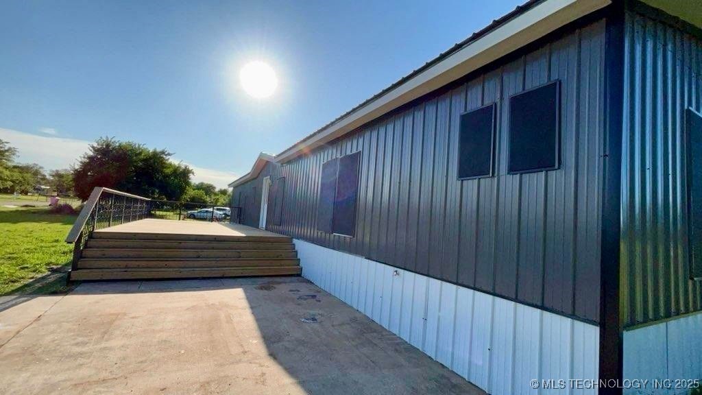 4738 Main Street Property Photo 2