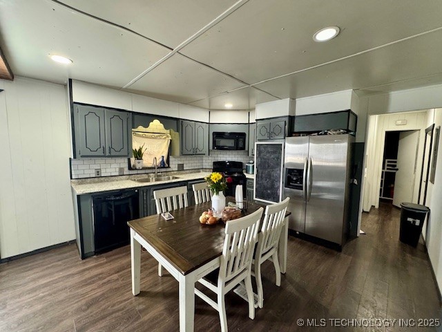 4738 Main Street Property Photo 5