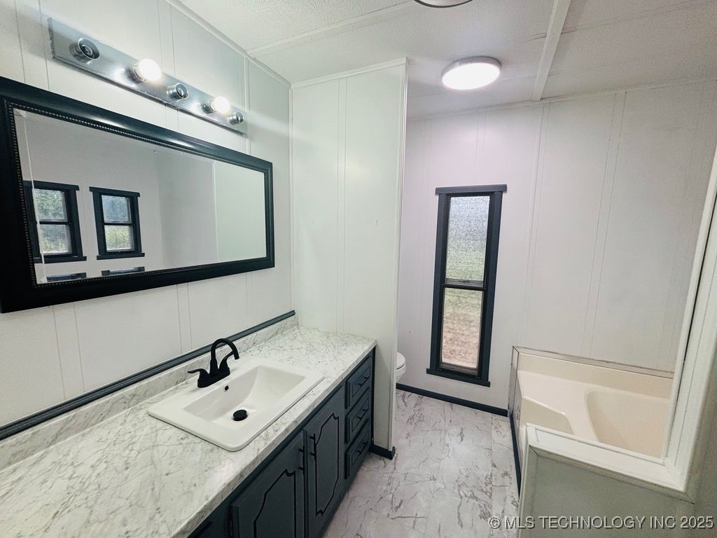 4738 Main Street Property Photo 10