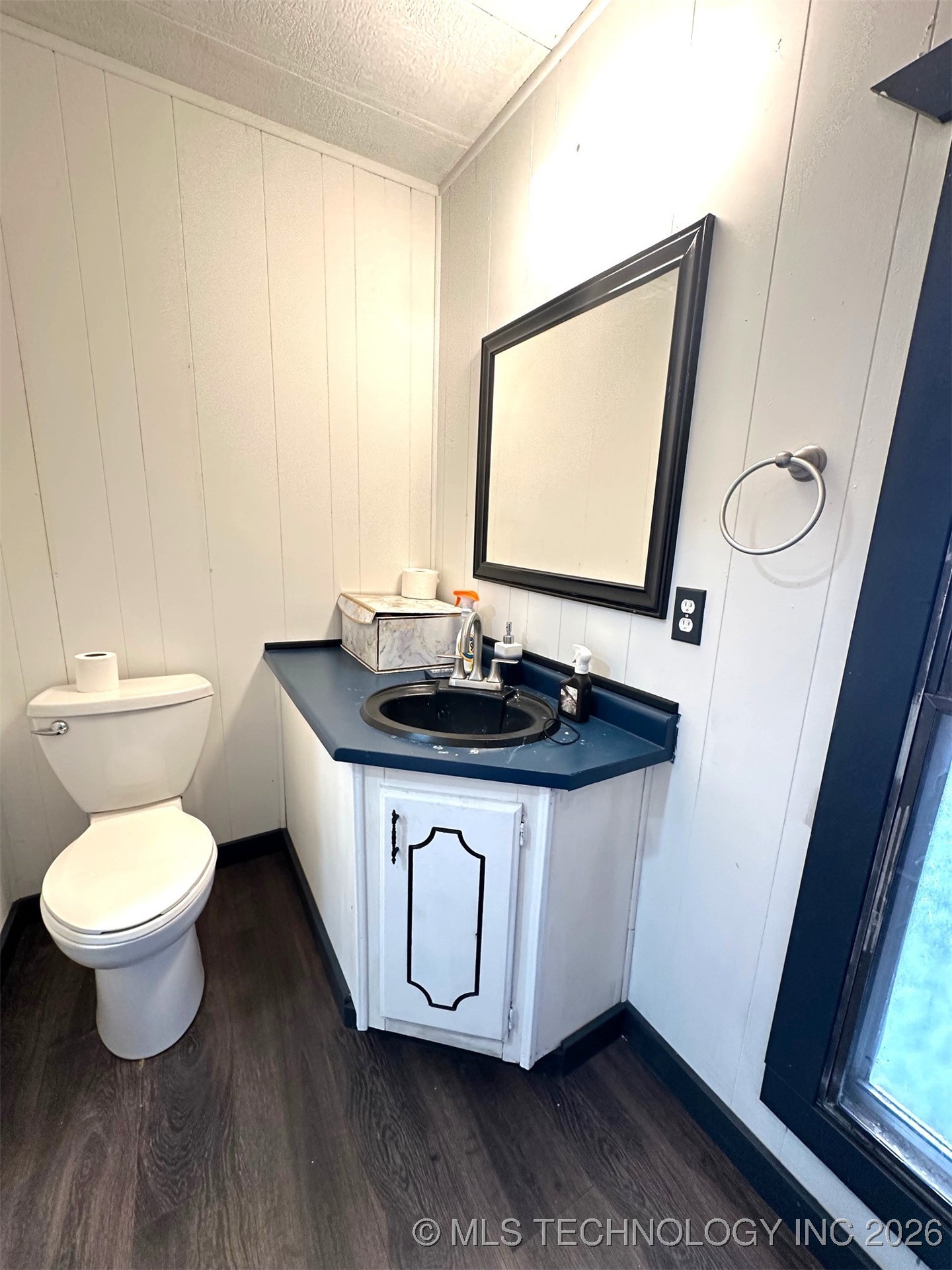 4738 Main Street Property Photo 13