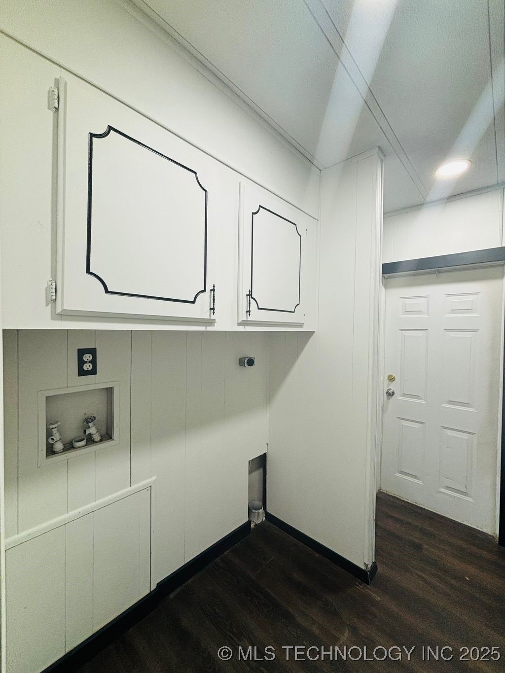 4738 Main Street Property Photo 16