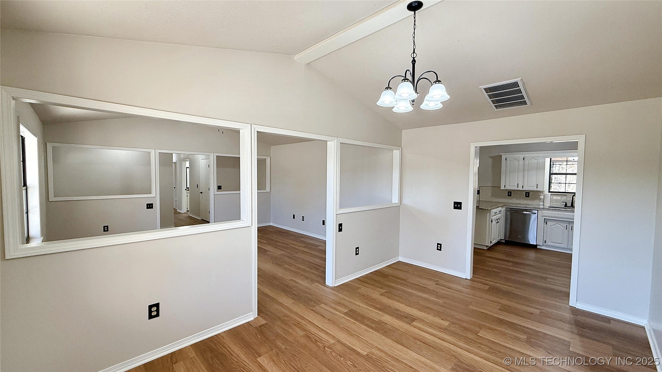 2315 N Grand Avenue Property Photo 5